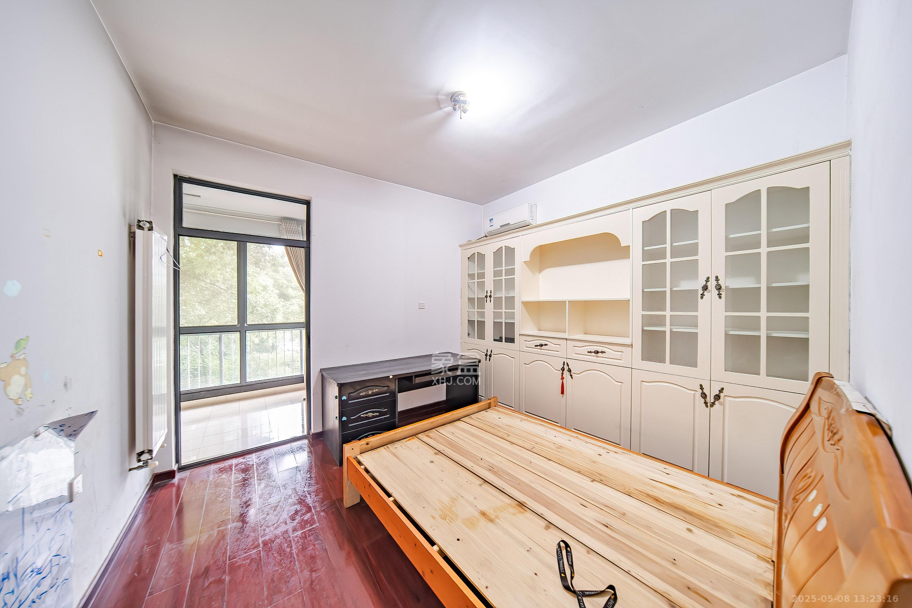 阳光100三期  3室2厅2卫    108.0万卧室