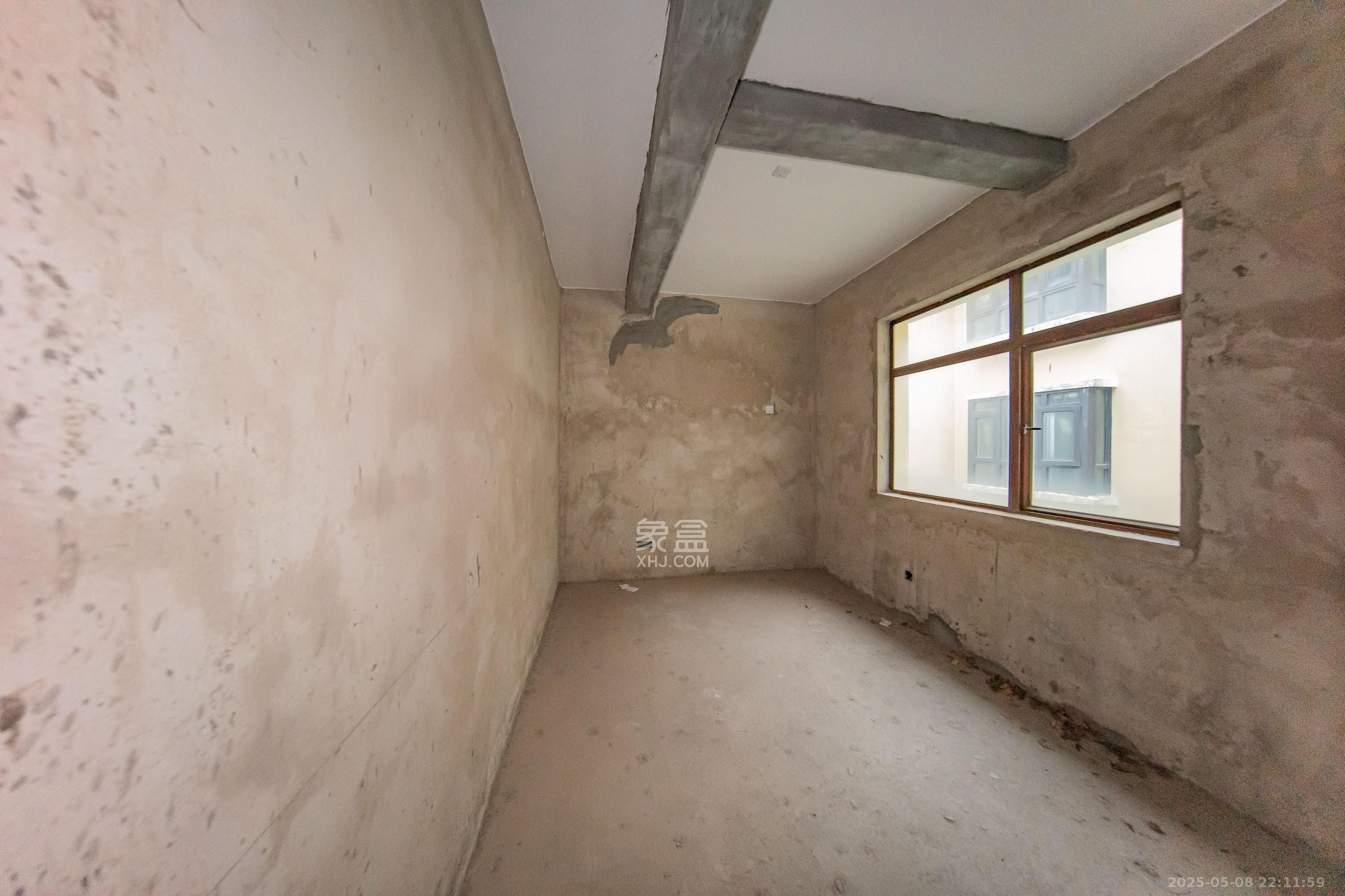 麓山恋迪亚溪谷 5室2厅2卫 300.0万 麓山恋迪亚溪谷 5室2厅2卫 300.0万卧室