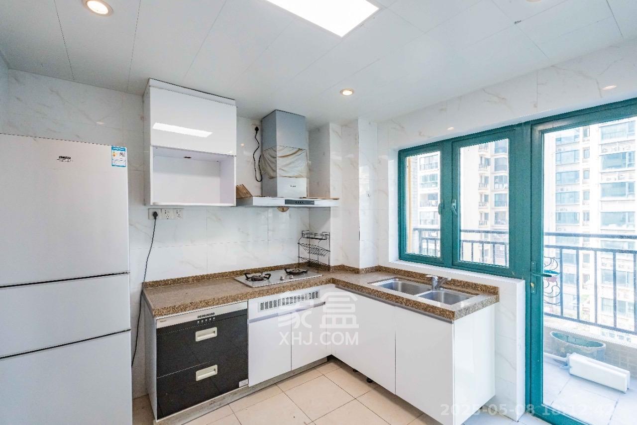 恒大雅苑 3室2厅2卫 2600.0元/月 恒大雅苑 3室2厅2卫 2600.0元/月室内图