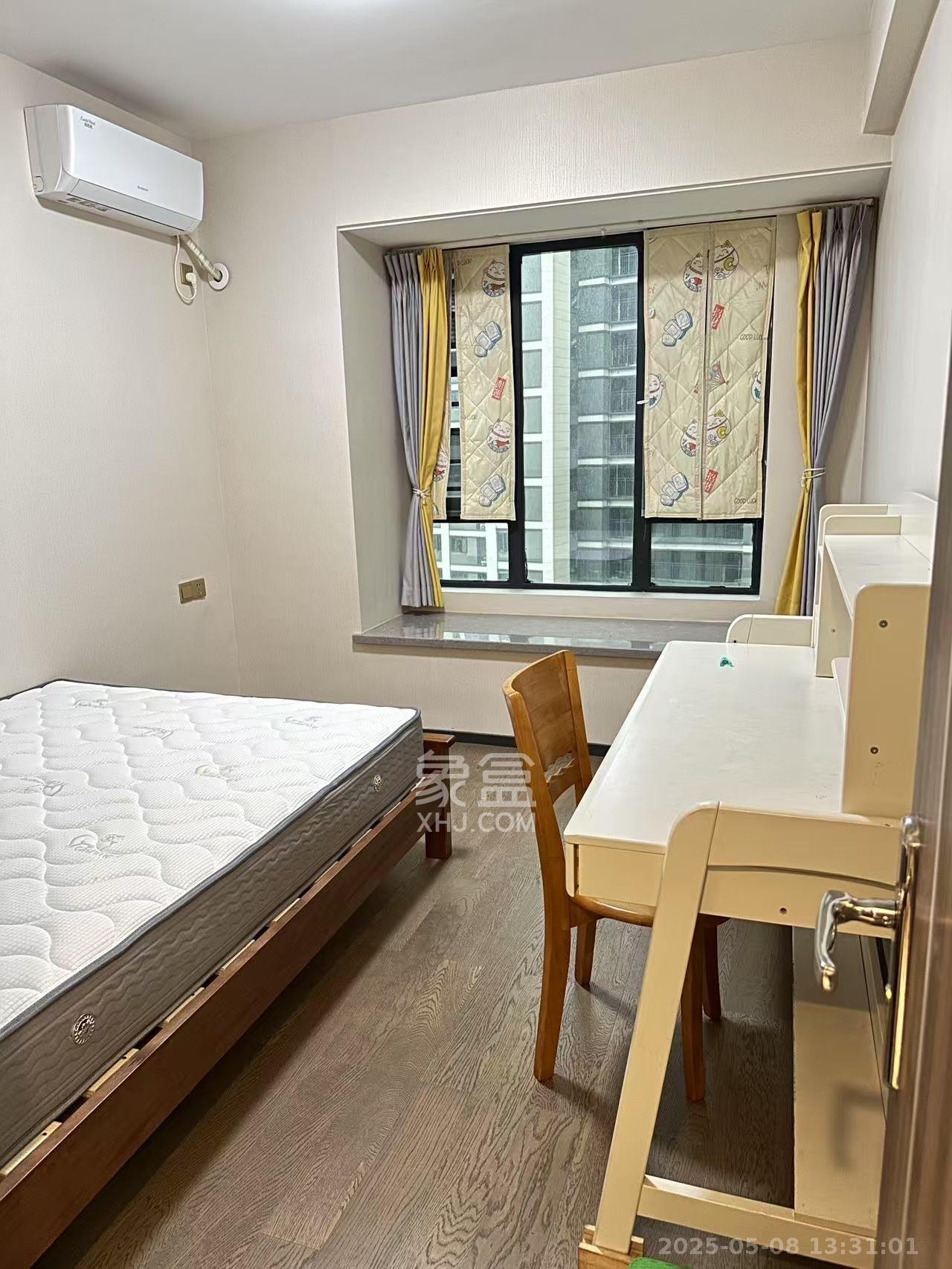 中海阅麓山一期  3室2厅2卫   3600.00元/月室内图