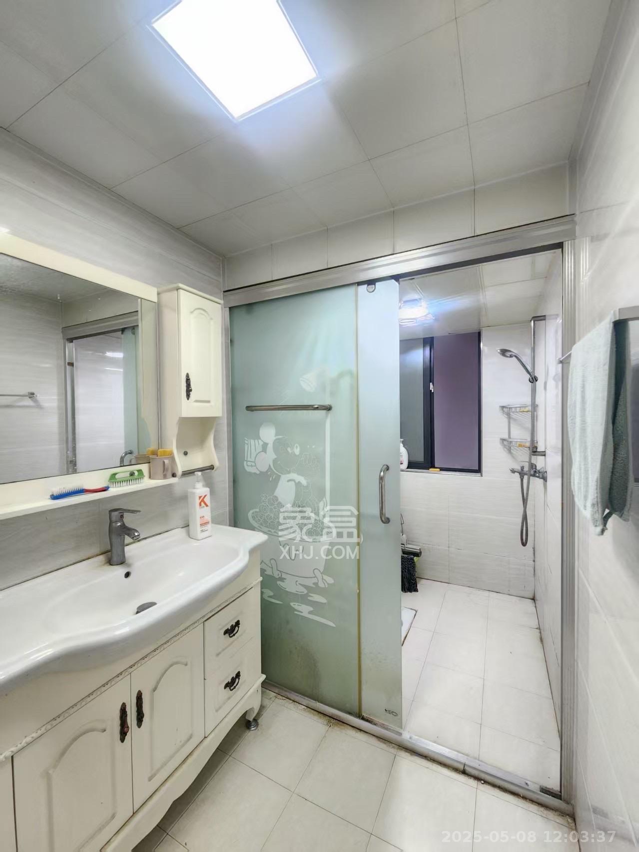 麓江春 3室2厅2卫 2800.0元/月 麓江春 3室2厅2卫 2800.0元/月室内图