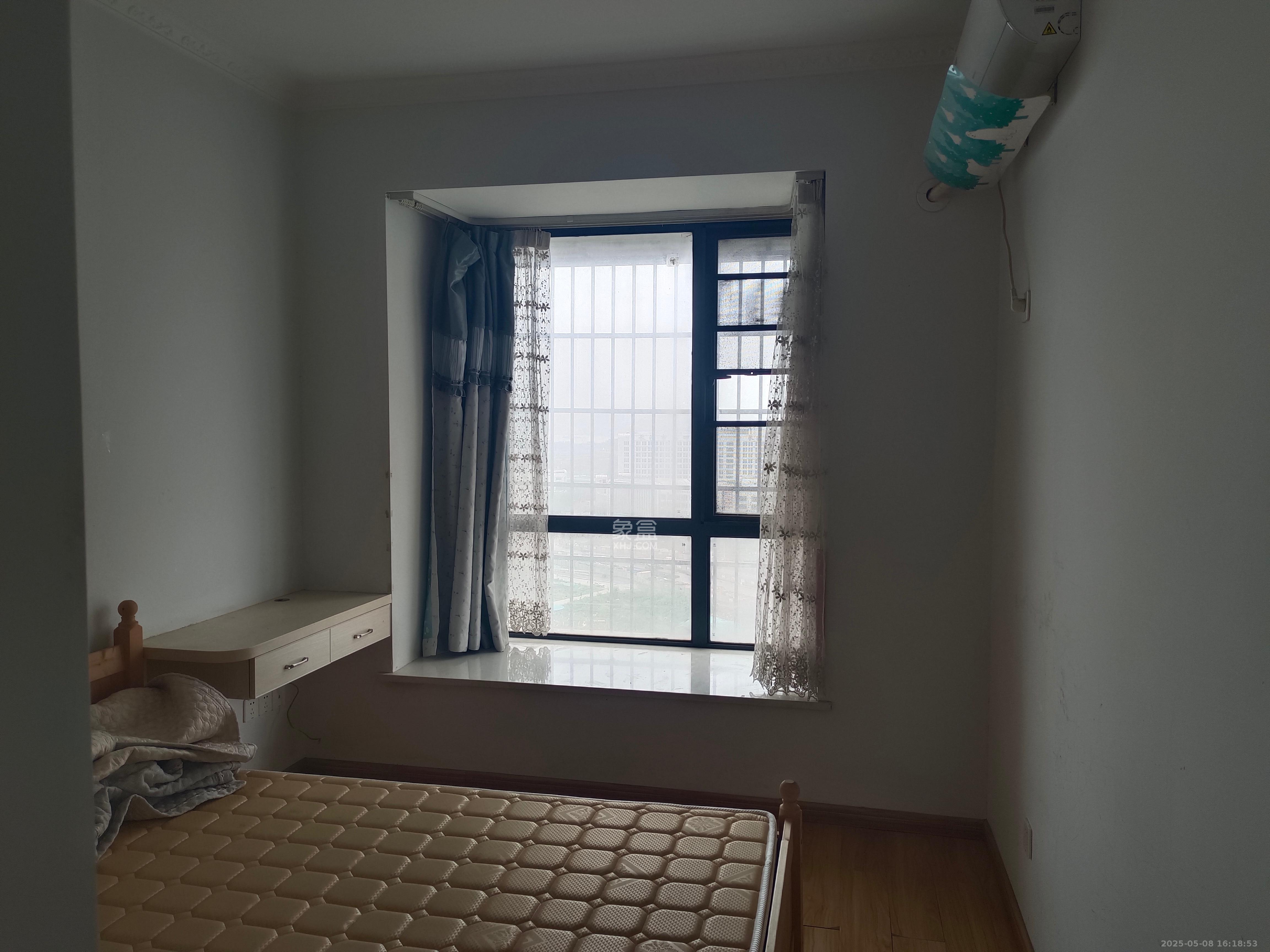 浩龙音乐界  4室2厅2卫    2100.0元/月 浩龙音乐界  4室2厅2卫    2100.0元/月室内图