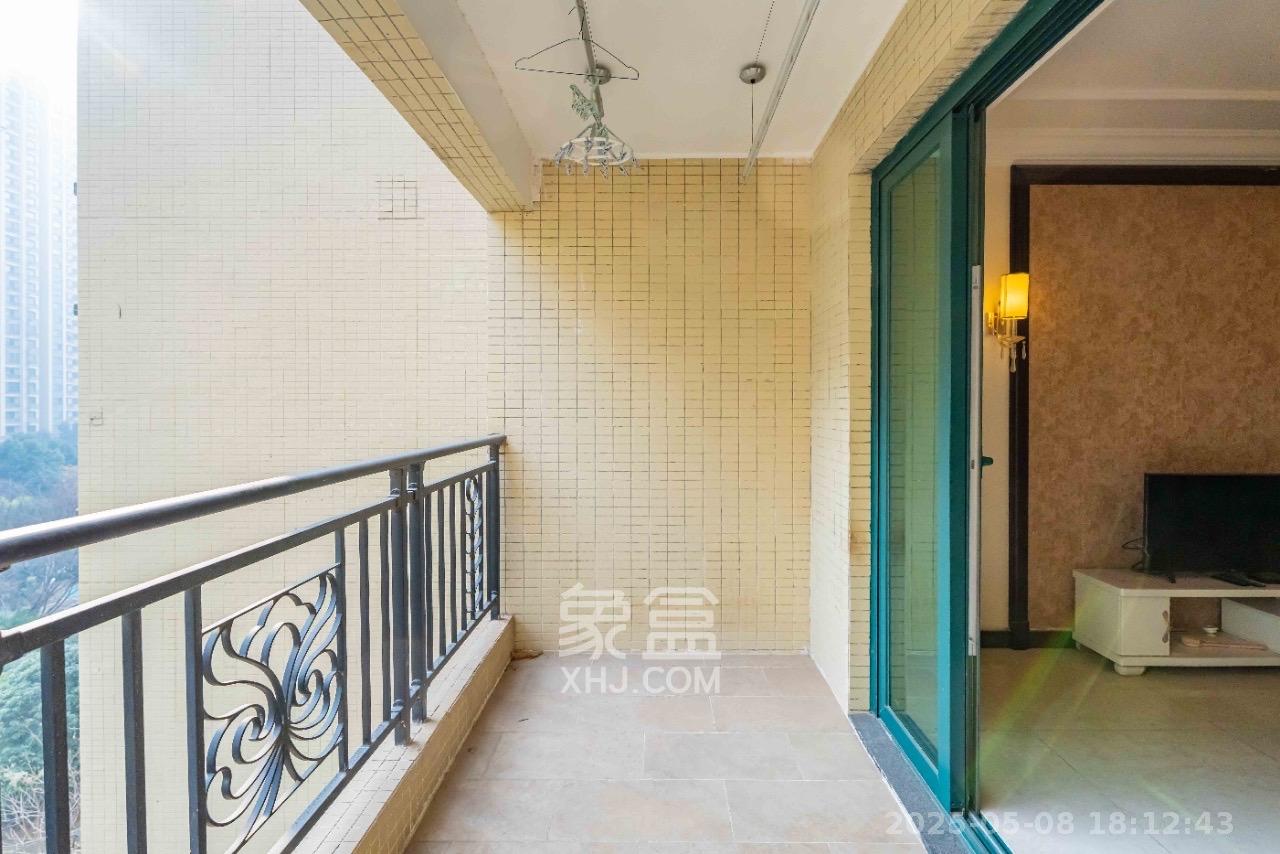 恒大雅苑 3室2厅2卫 2600.0元/月 恒大雅苑 3室2厅2卫 2600.0元/月室内图