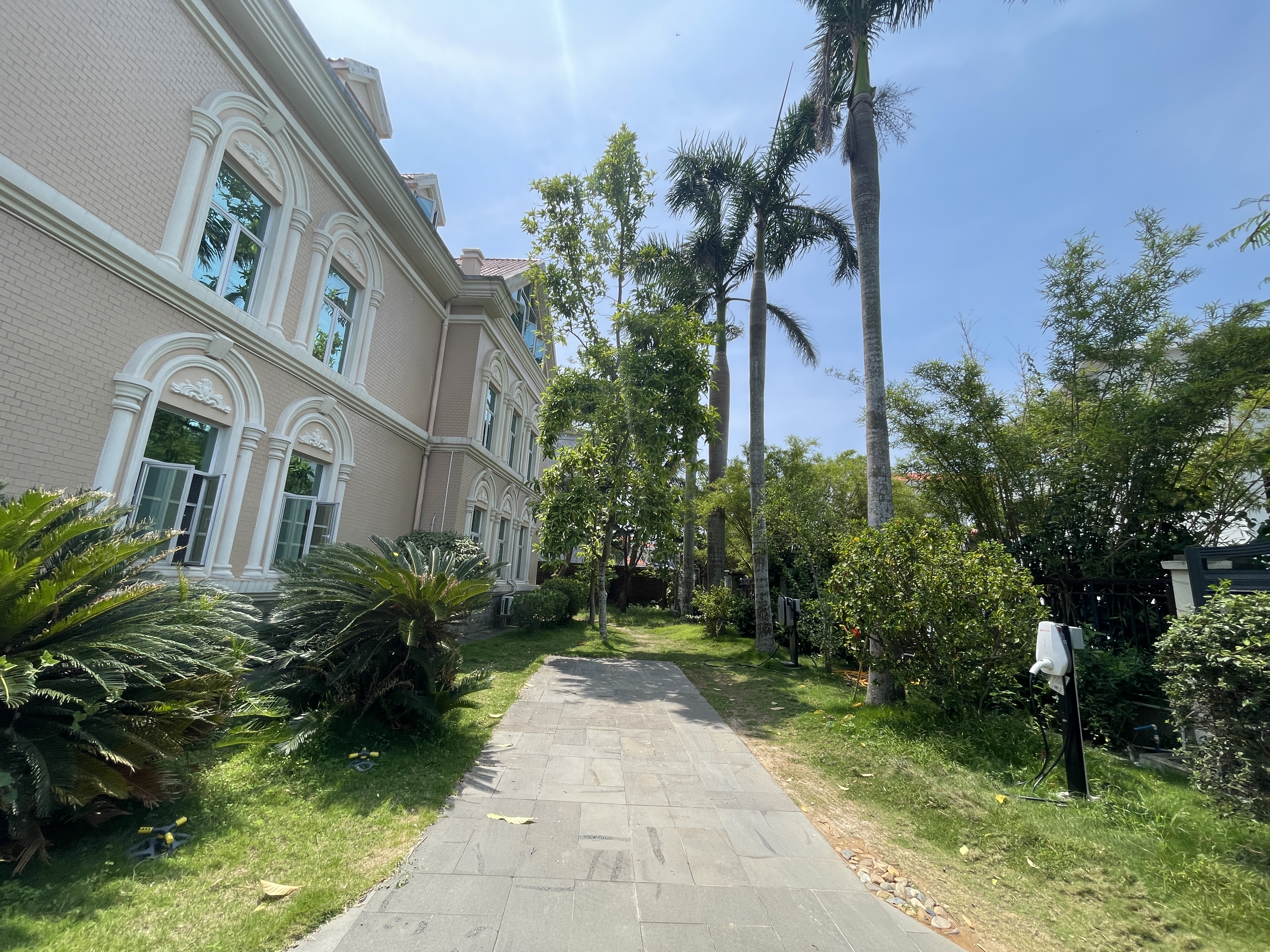 西湾别墅 8室3厅5卫 35000.0元/月 西湾别墅 8室3厅5卫 35000.0元/月室内图