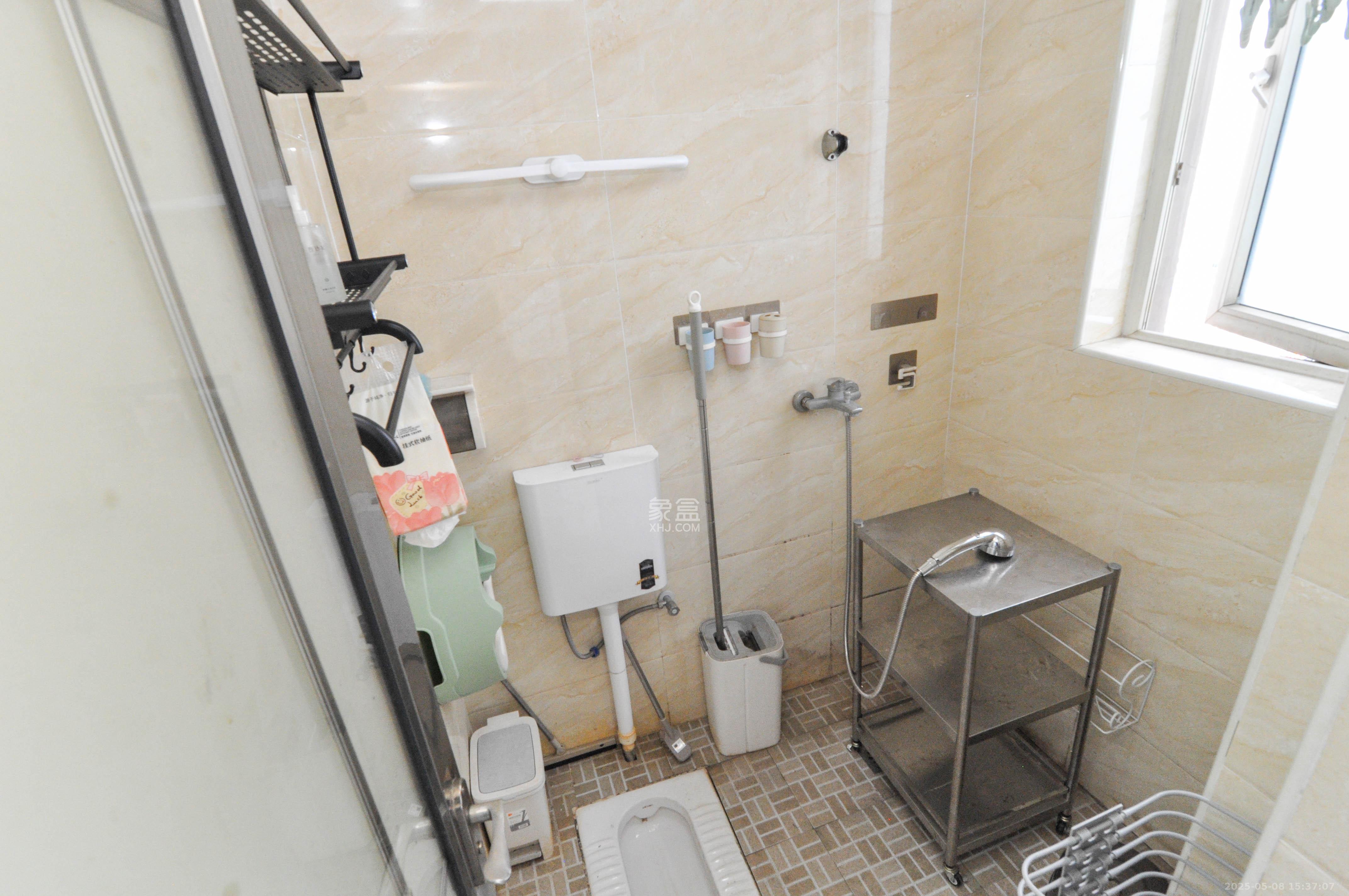 中建梅溪湖中心  4室2厅2卫   280.00万卫生间
