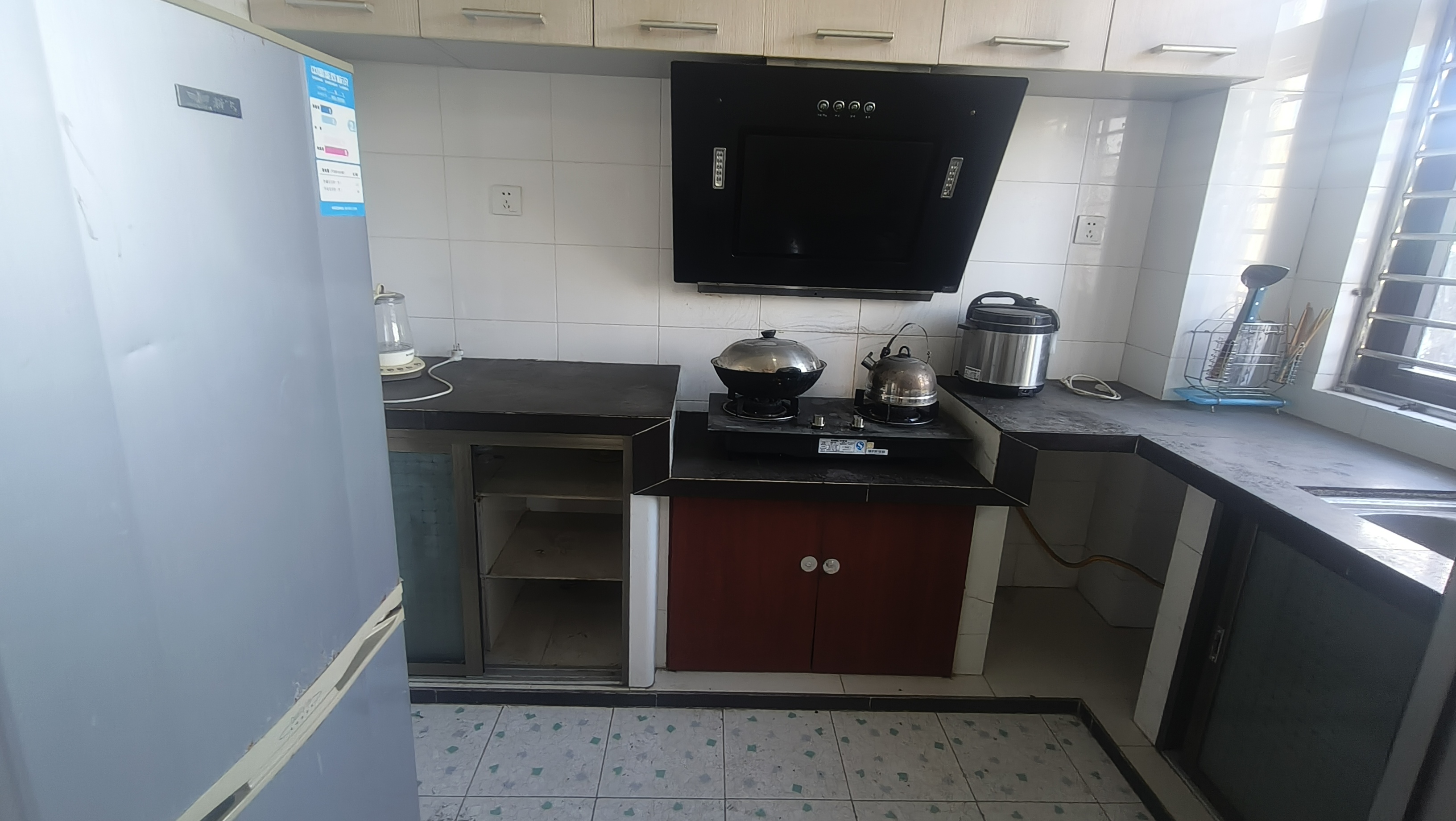 月亮湾二期A区 2室2厅1卫 41.8万 月亮湾二期A区 2室2厅1卫 41.8万客厅