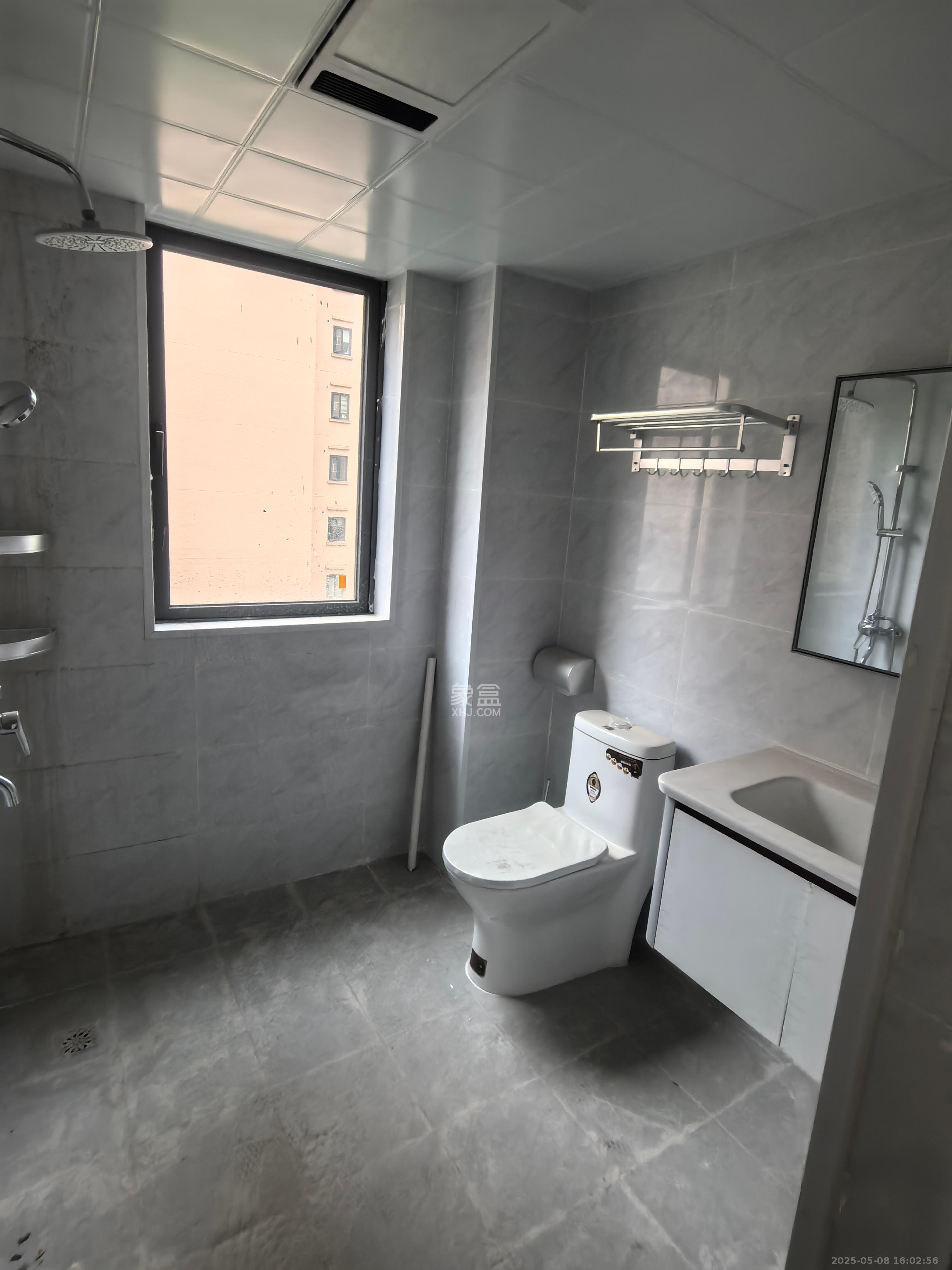 丽发新城  1室0厅0卫    2500.0元/月 丽发新城  1室0厅0卫    2500.0元/月室内图