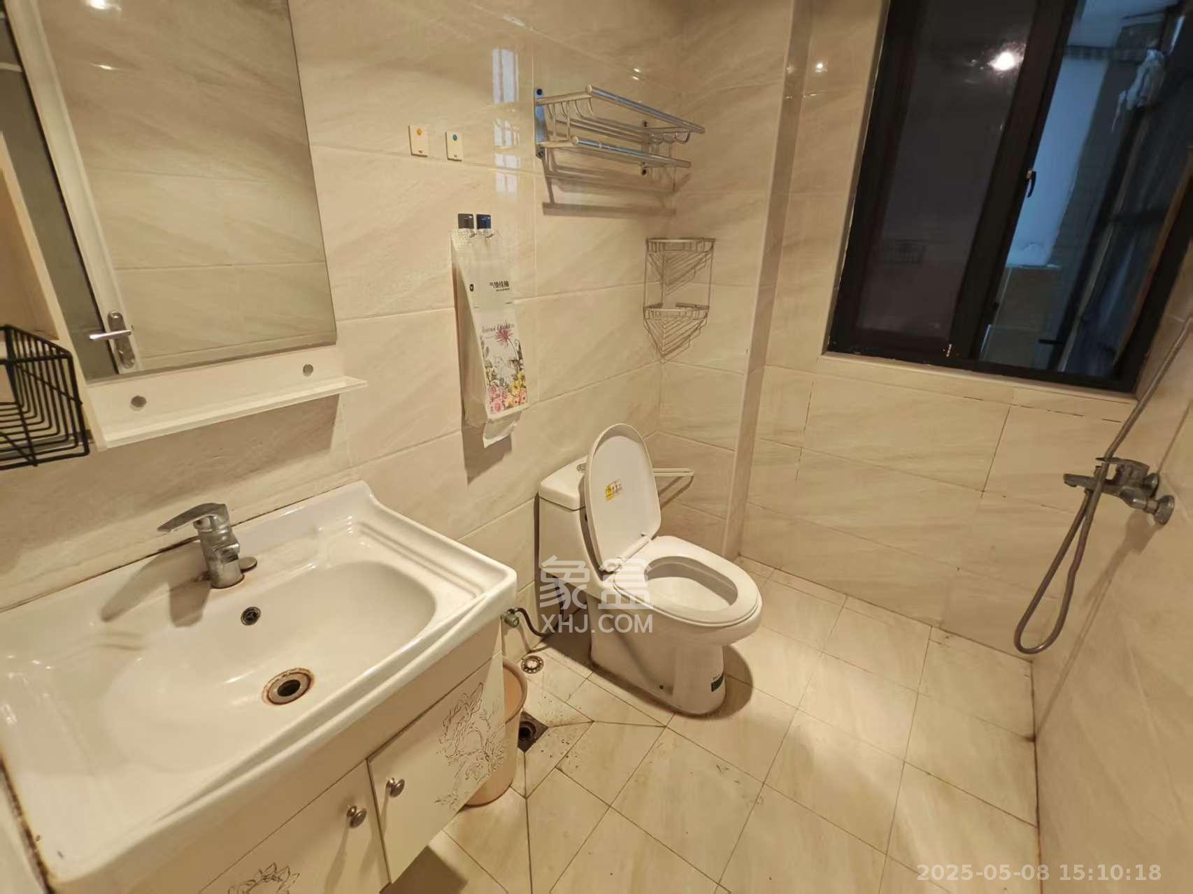 天鸿天府(天鸿中央大院) 3室2厅1卫 3000.0元/月 天鸿天府(天鸿中央大院) 3室2厅1卫 3000.0元/月室内图