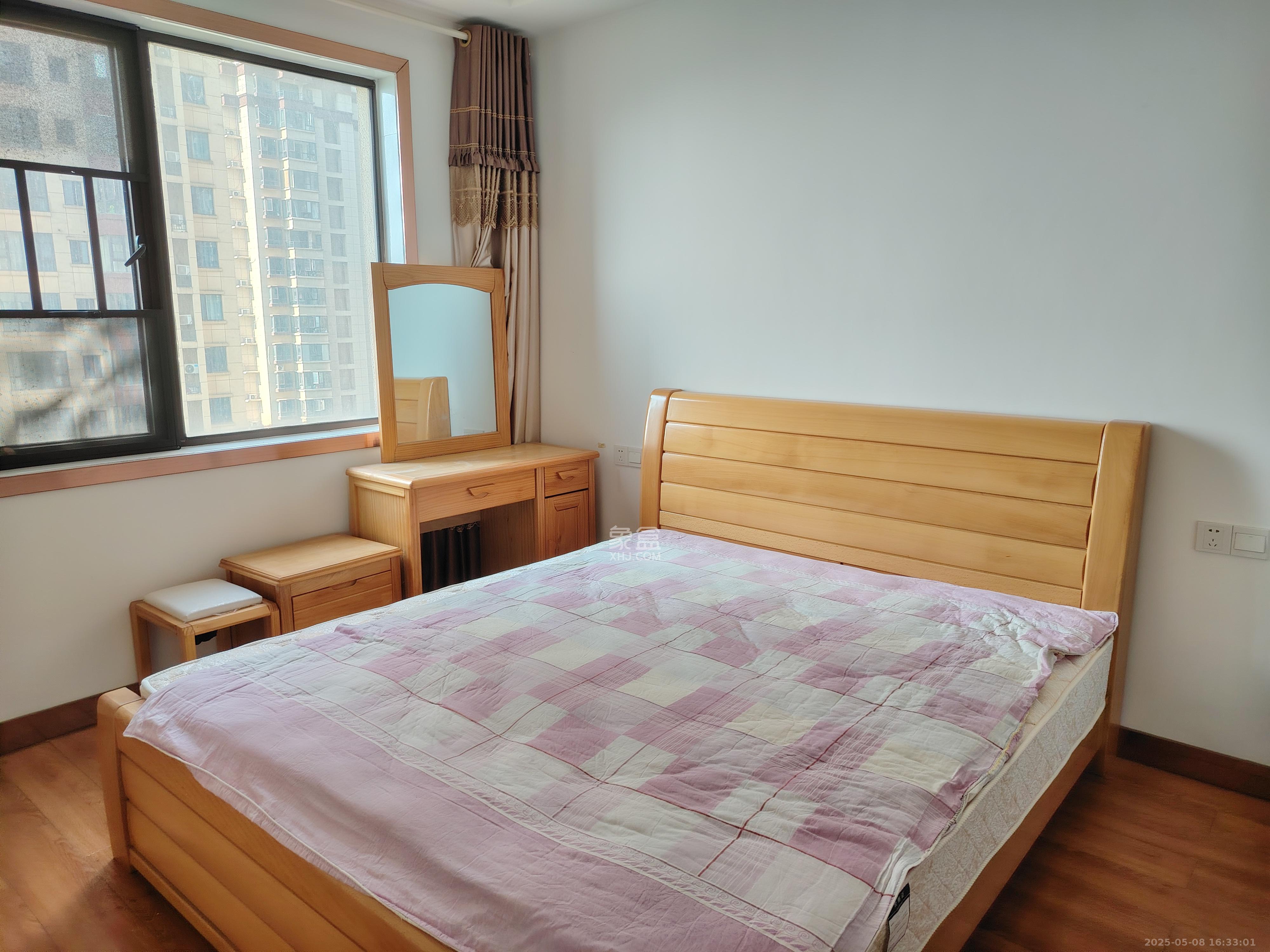 山语城三期 3室2厅2卫 2200.0元/月 山语城三期 3室2厅2卫 2200.0元/月室内图