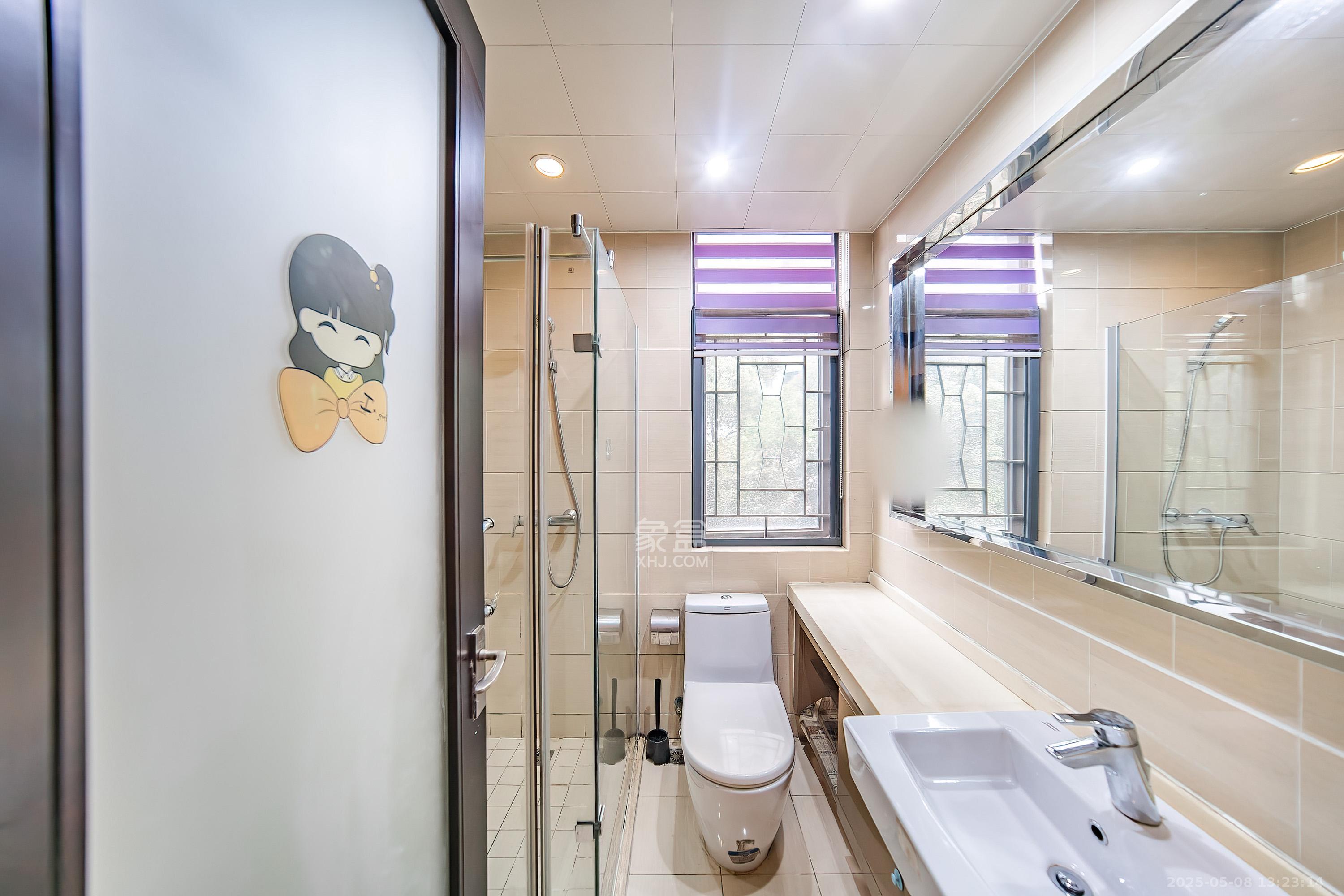 阳光100三期  3室2厅2卫    108.0万卫生间