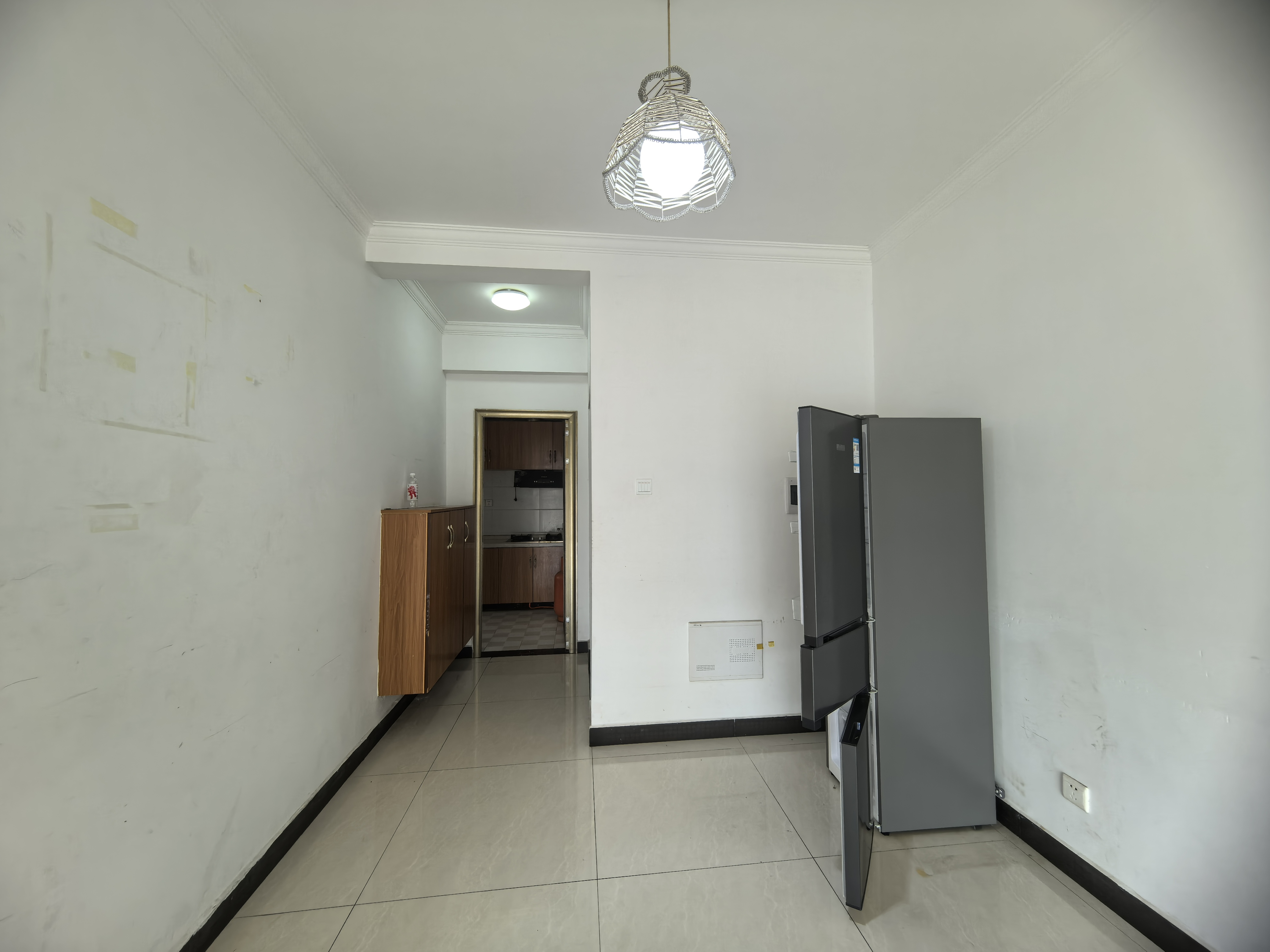 龙城街 4室2厅2卫 2200.0元/月 龙城街 4室2厅2卫 2200.0元/月室内图