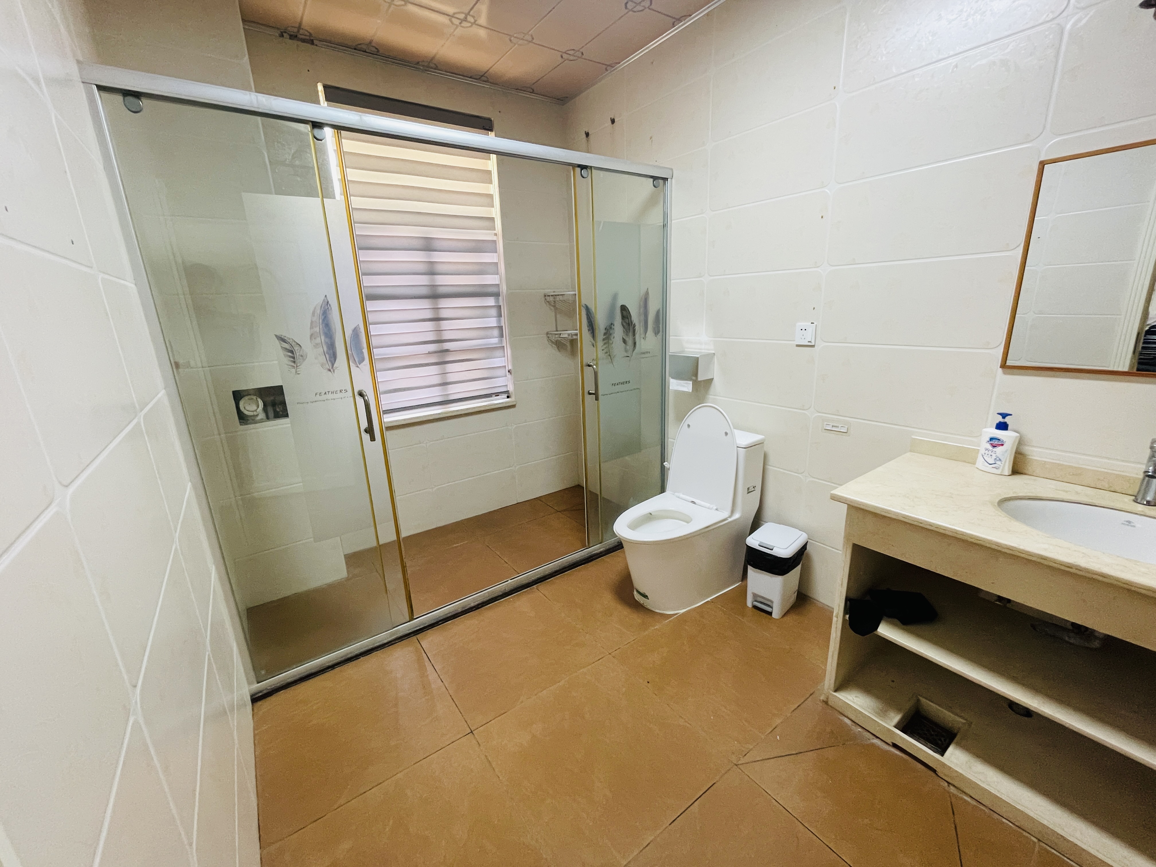 西湾别墅 8室3厅5卫 35000.0元/月 西湾别墅 8室3厅5卫 35000.0元/月室内图