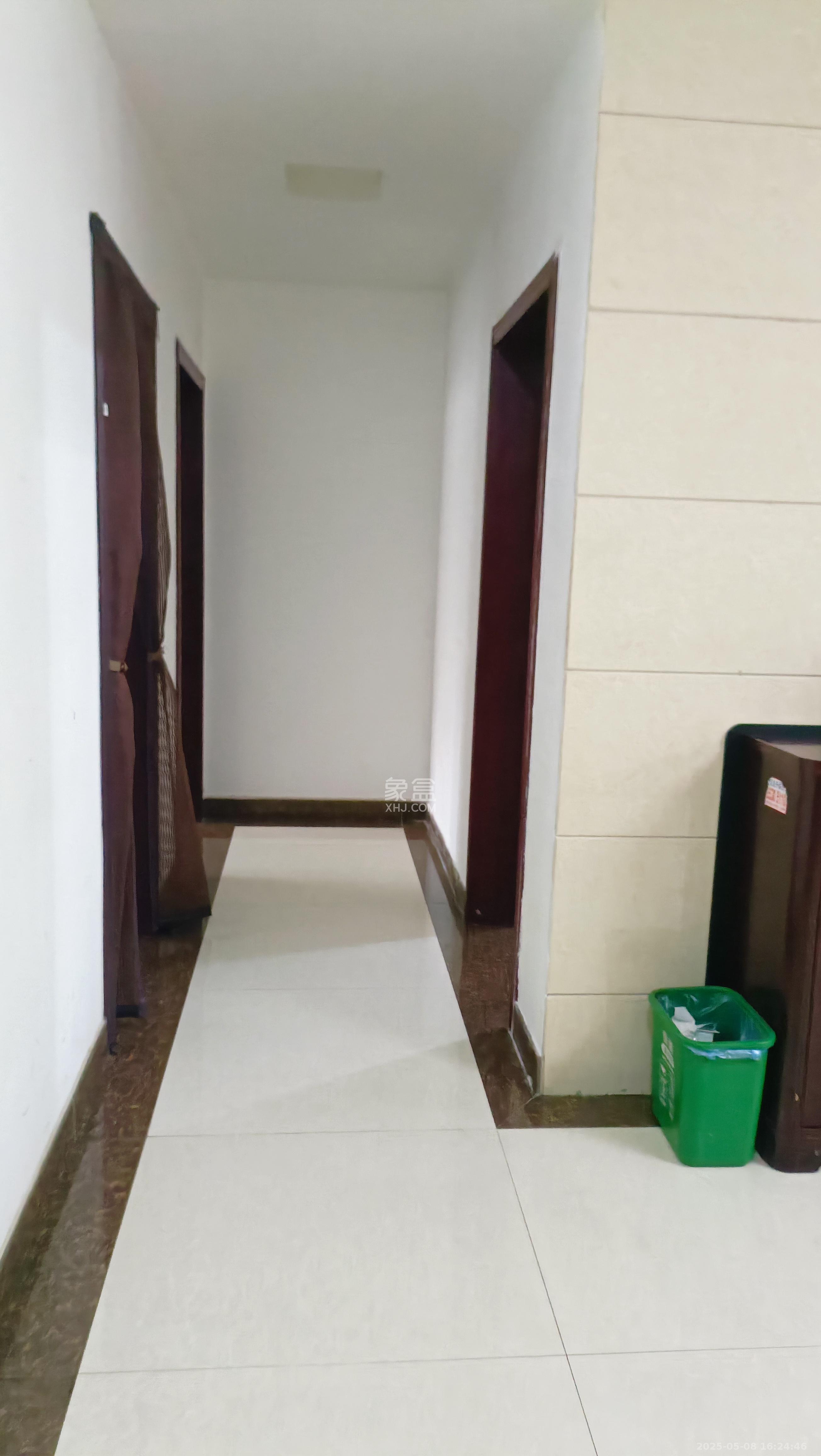 滨江金座  3室2厅2卫    3200.0元/月室内图