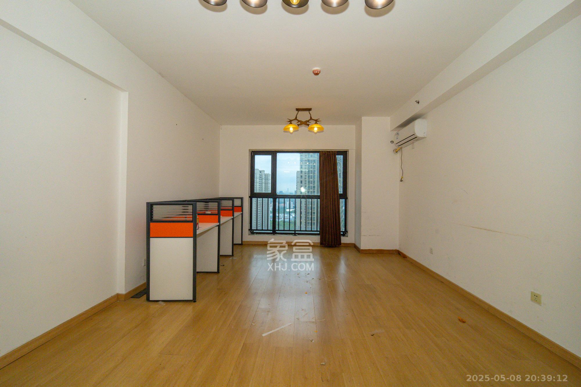 金科时代中心 1室1厅1卫 19.8万 金科时代中心 1室1厅1卫 19.8万客厅