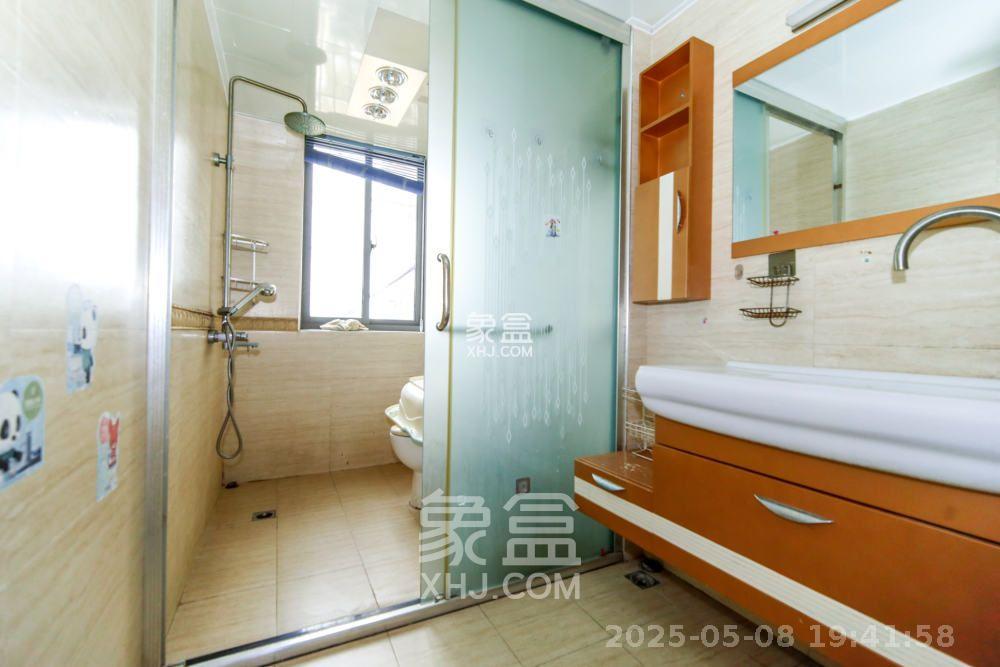 上海城小区 4室2厅2卫 2600.0元/月 上海城小区 4室2厅2卫 2600.0元/月室内图