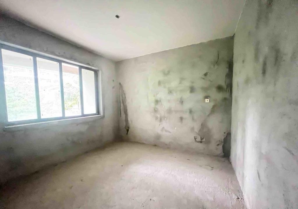 绿地海长流一期  3室2厅2卫    220.0万 绿地海长流一期  3室2厅2卫    220.0万室内图