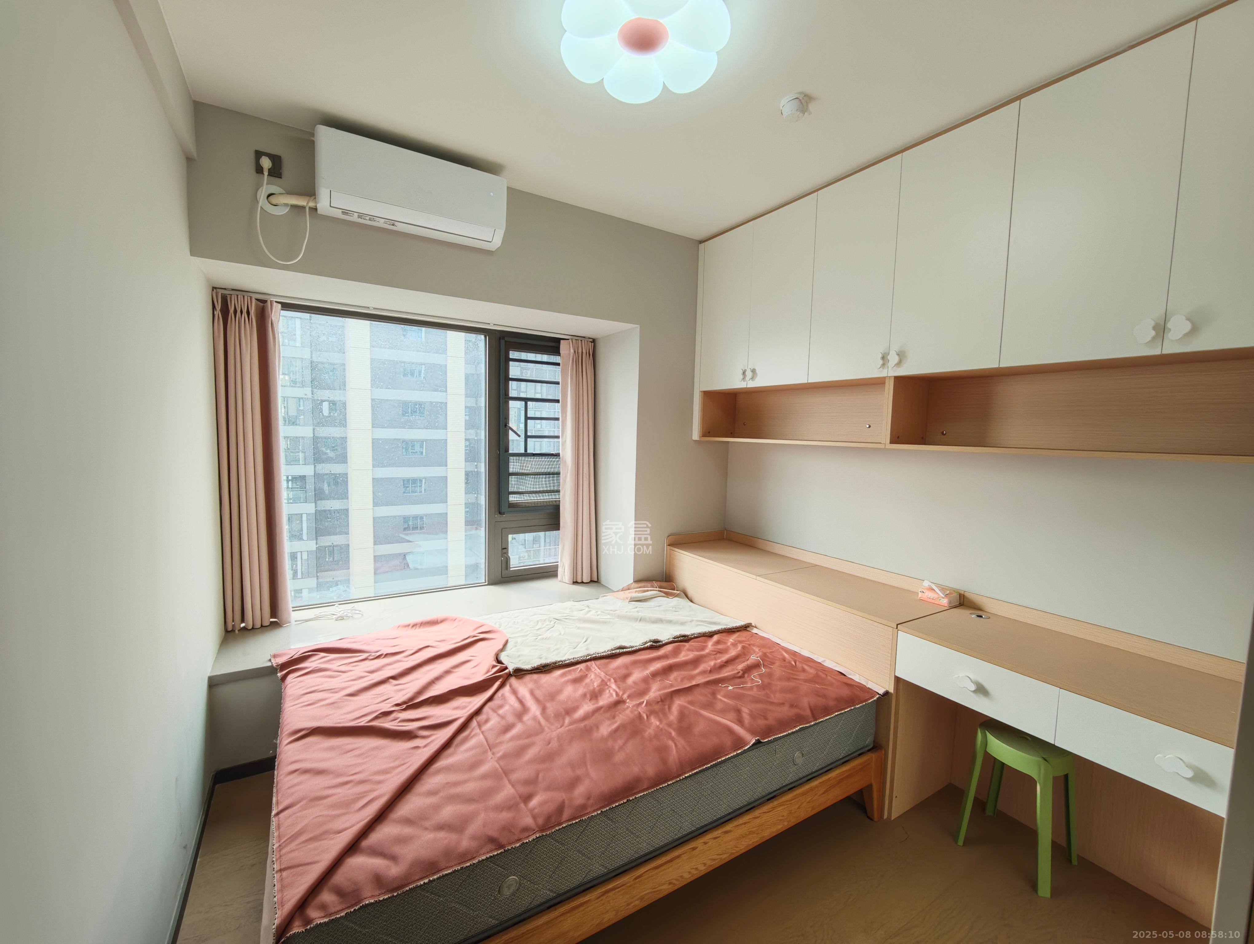 时代梅溪领峰  4室2厅2卫   3200.00元/月室内图