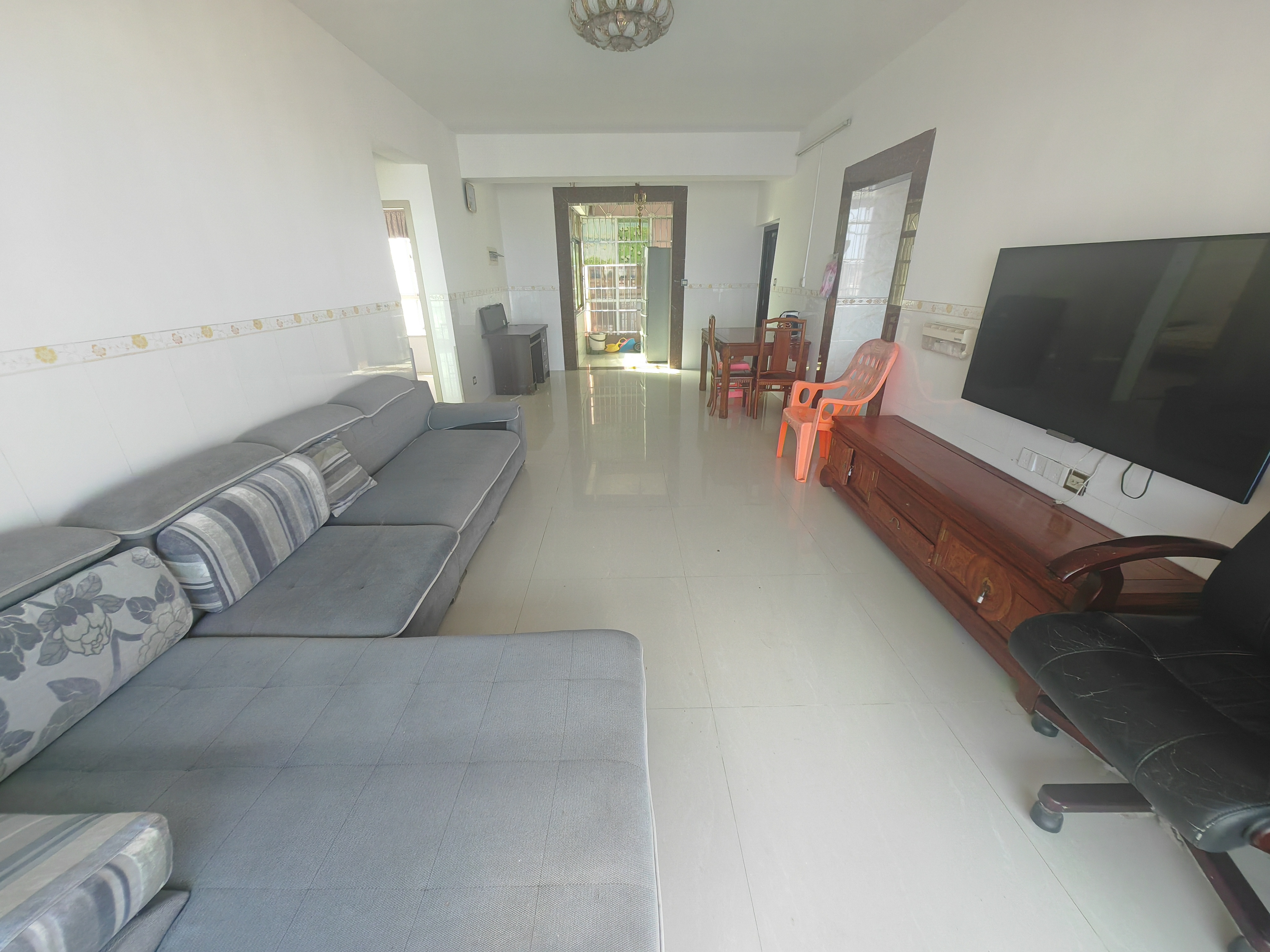 府兴公寓 4室2厅2卫 2800.00元/月 府兴公寓 4室2厅2卫 2800.00元/月室内图