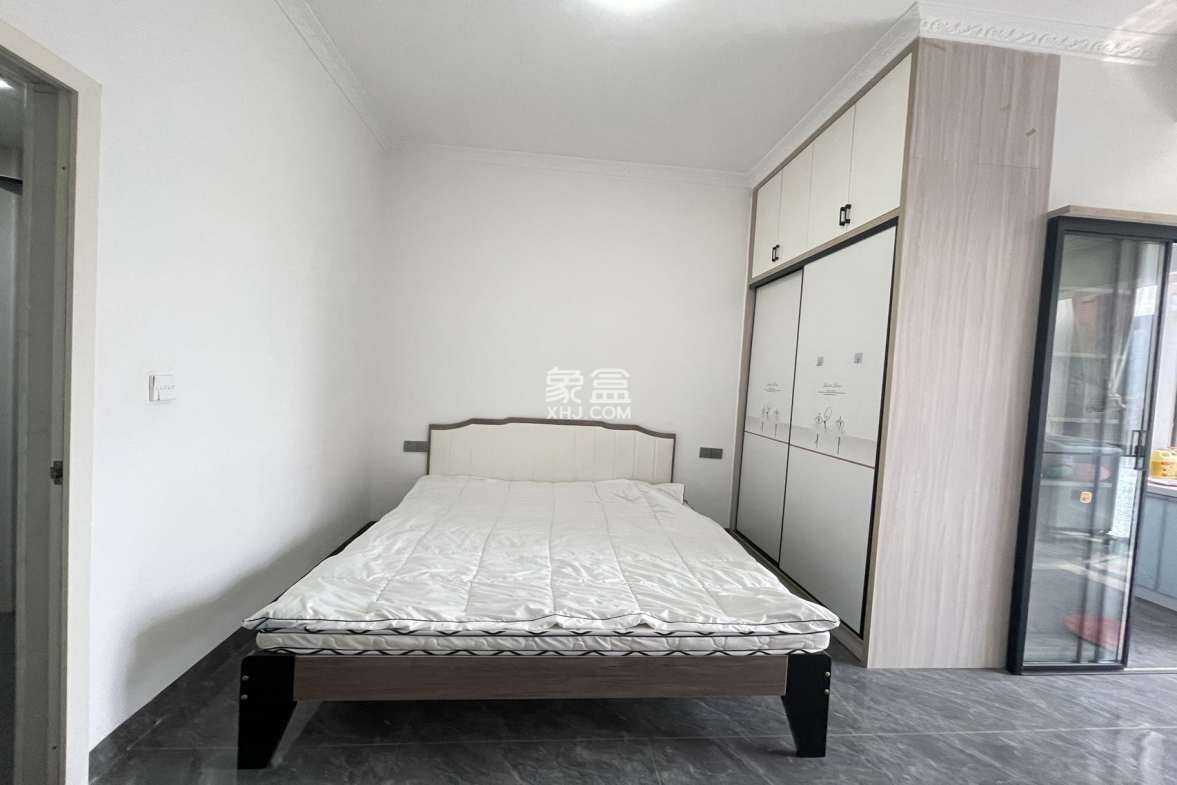 保利香槟国际  1室1厅1卫    1200.0元/月 保利香槟国际  1室1厅1卫    1200.0元/月室内图