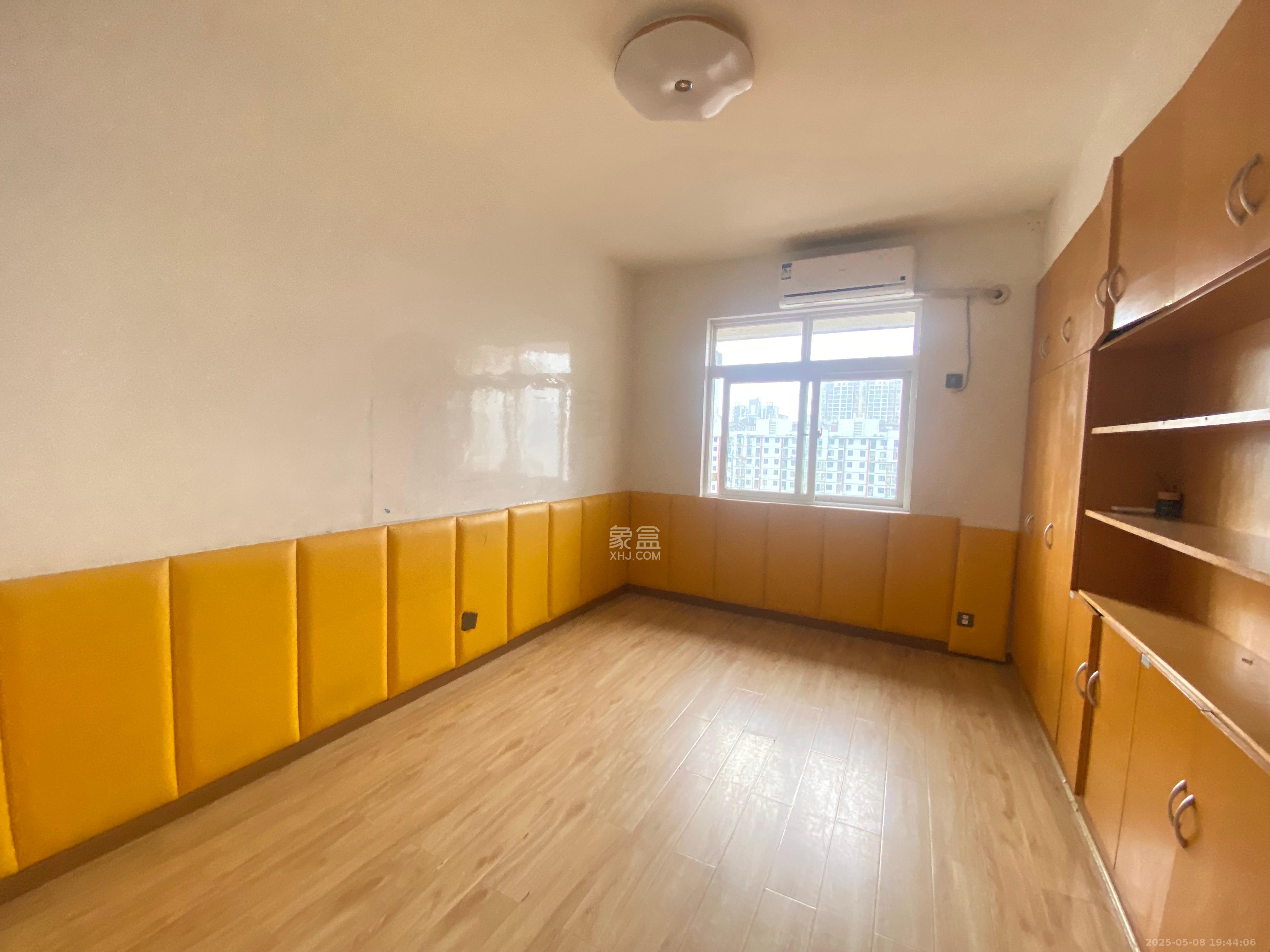 嘉盛逸林园(新合村综合楼) 3室2厅2卫 2500.0元/月 嘉盛逸林园(新合村综合楼) 3室2厅2卫 2500.0元/月室内图