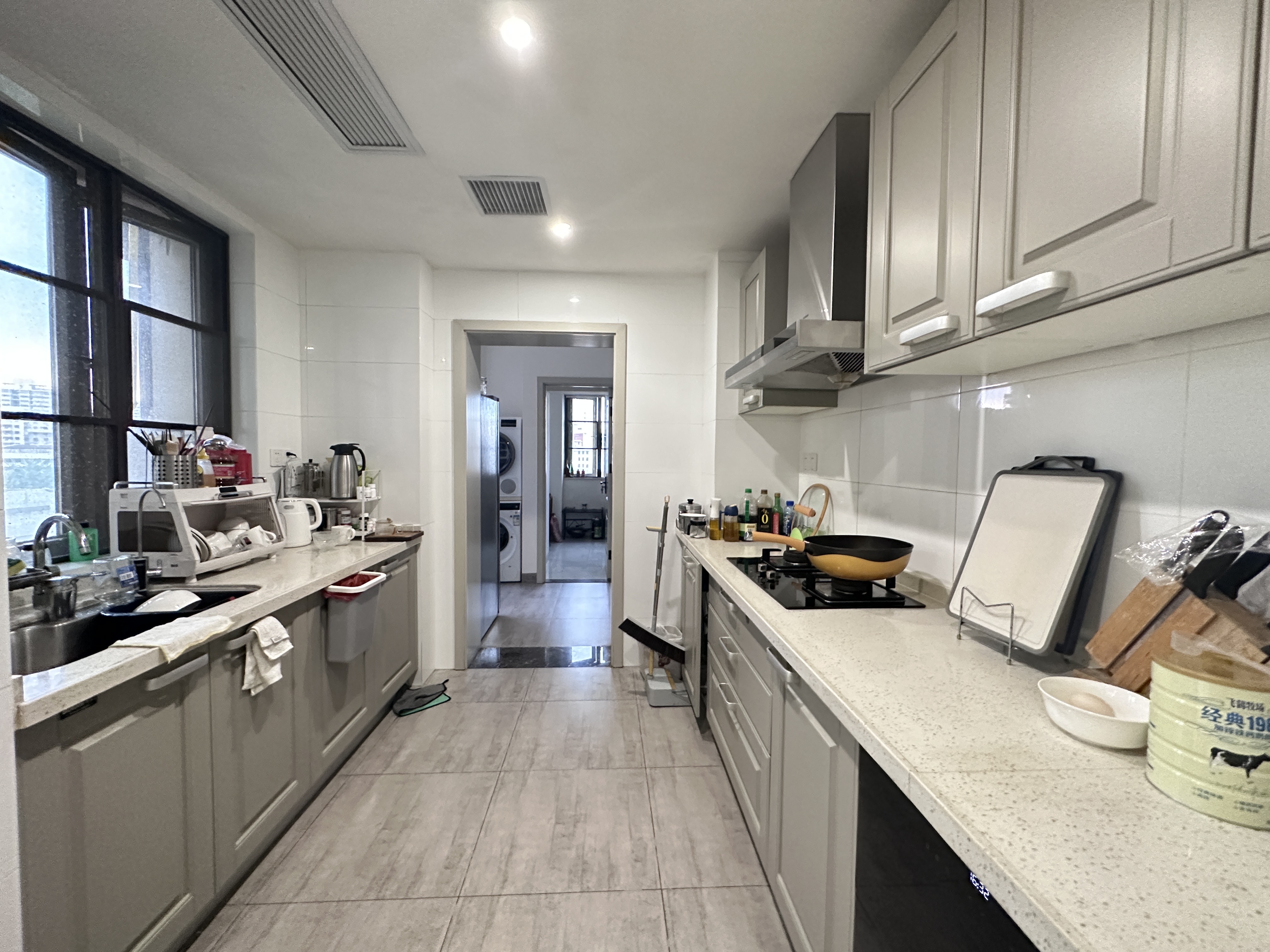 海航豪庭北苑 5室2厅4卫 499.0万 海航豪庭北苑 5室2厅4卫 499.0万客厅