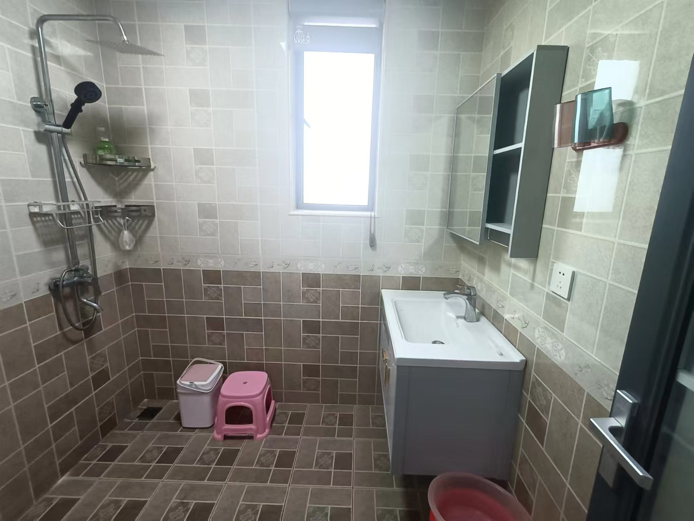 农信大院(响水湾度假公寓) 4室2厅2卫 3000.0元/月 农信大院(响水湾度假公寓) 4室2厅2卫 3000.0元/月室内图