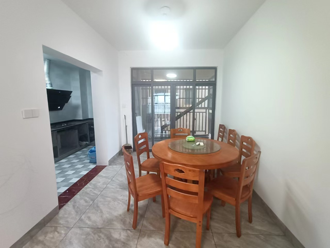 农信大院(响水湾度假公寓) 4室2厅2卫 3000.0元/月 农信大院(响水湾度假公寓) 4室2厅2卫 3000.0元/月室内图