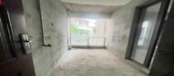 绿地海长流二期  2室2厅1卫   170.00万