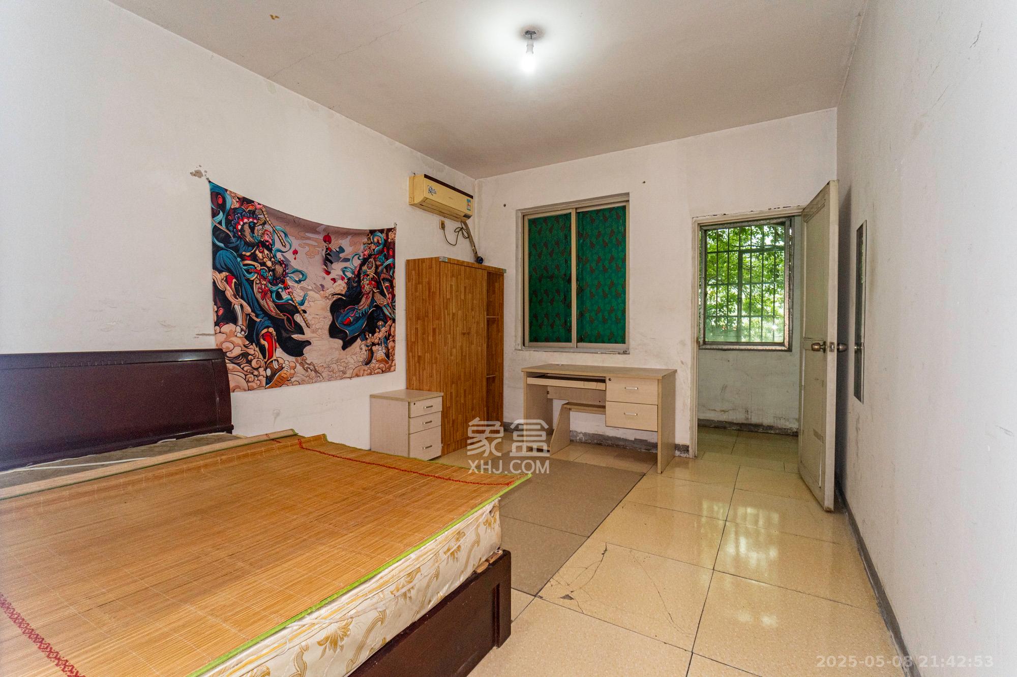 中南汽车世界  2室2厅1卫    32.0万 中南汽车世界  2室2厅1卫    32.0万卧室