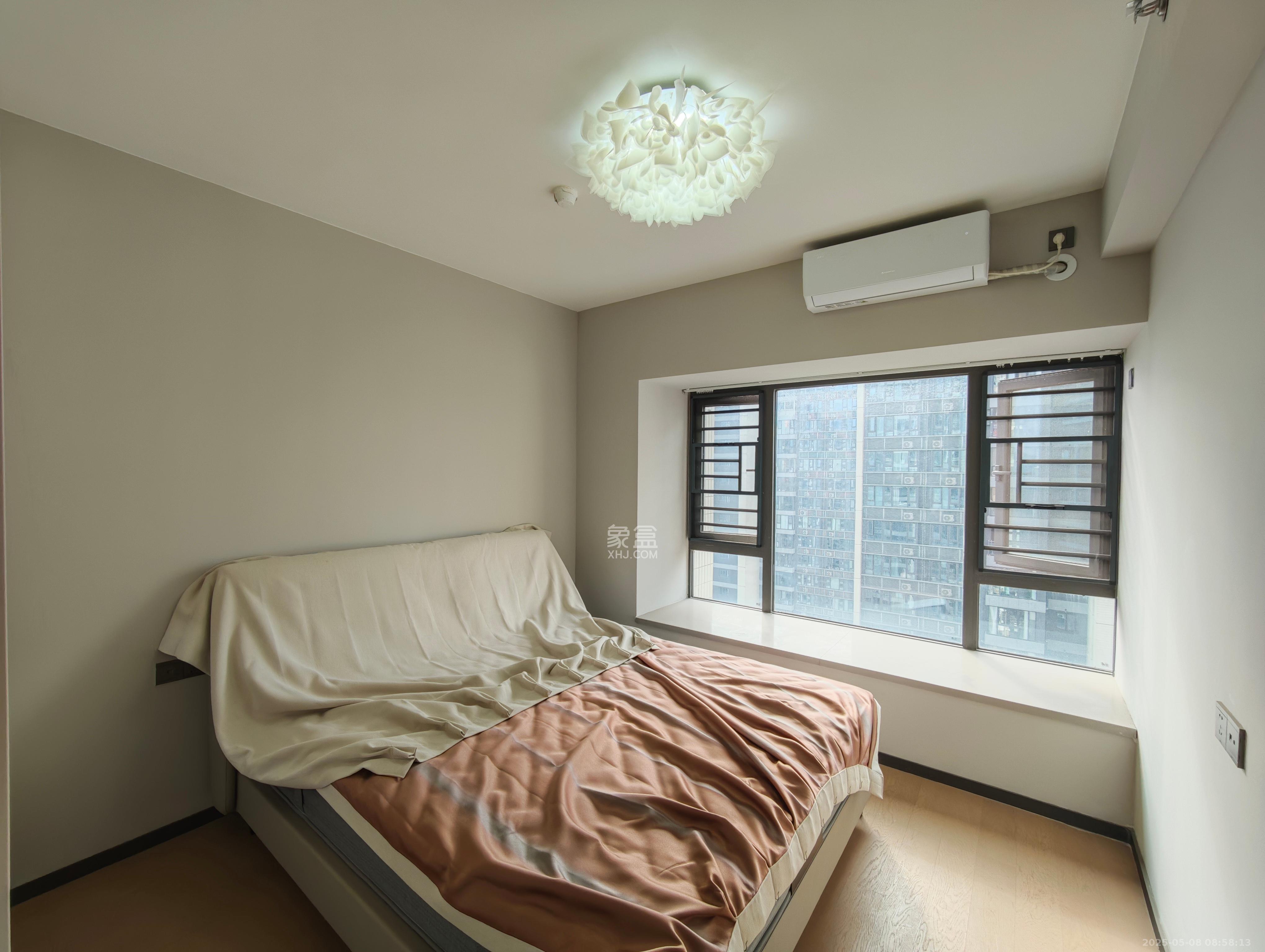 时代梅溪领峰  4室2厅2卫   3200.00元/月室内图