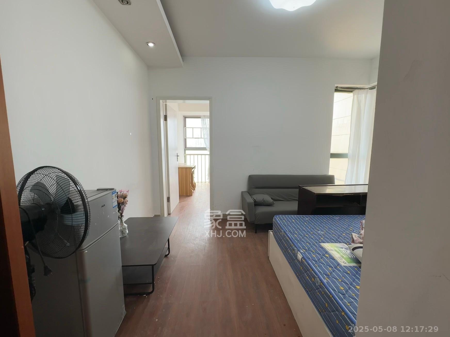 青和上座(上味舫大厦) 1室1厅1卫 2200.0元/月 青和上座(上味舫大厦) 1室1厅1卫 2200.0元/月室内图