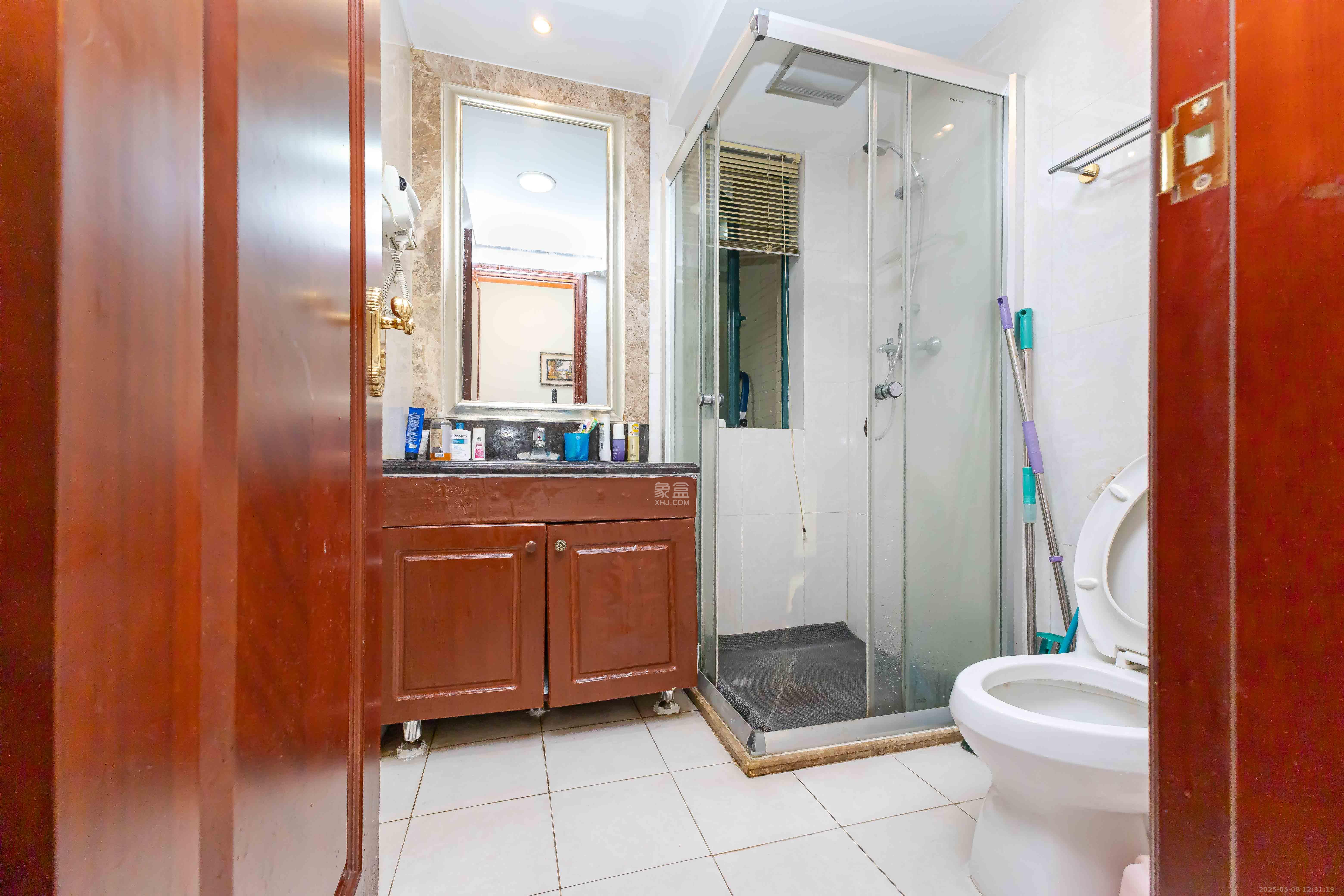 恒大名都 3室2厅1卫 60.0万 恒大名都 3室2厅1卫 60.0万卫生间