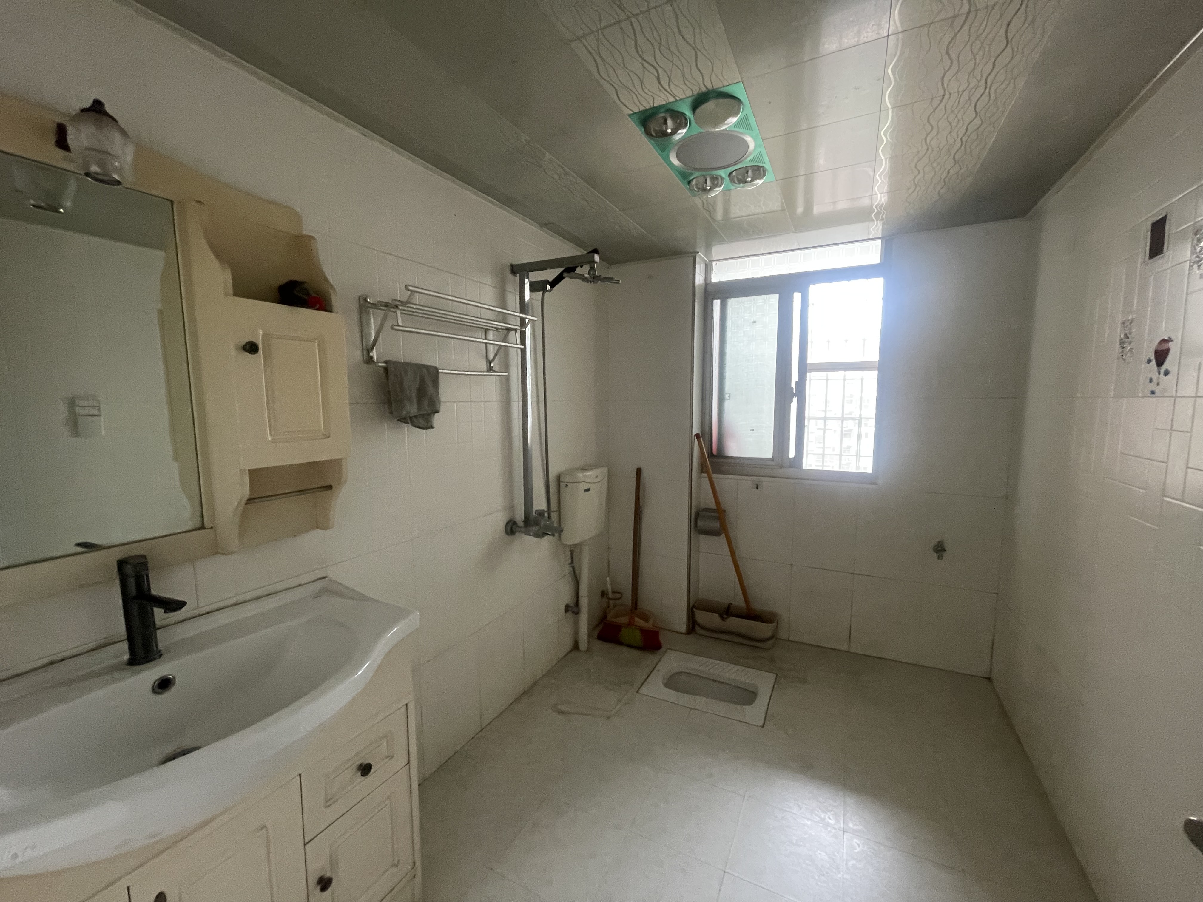 东方豪苑  1室0厅0卫    1500.0元/月室内图