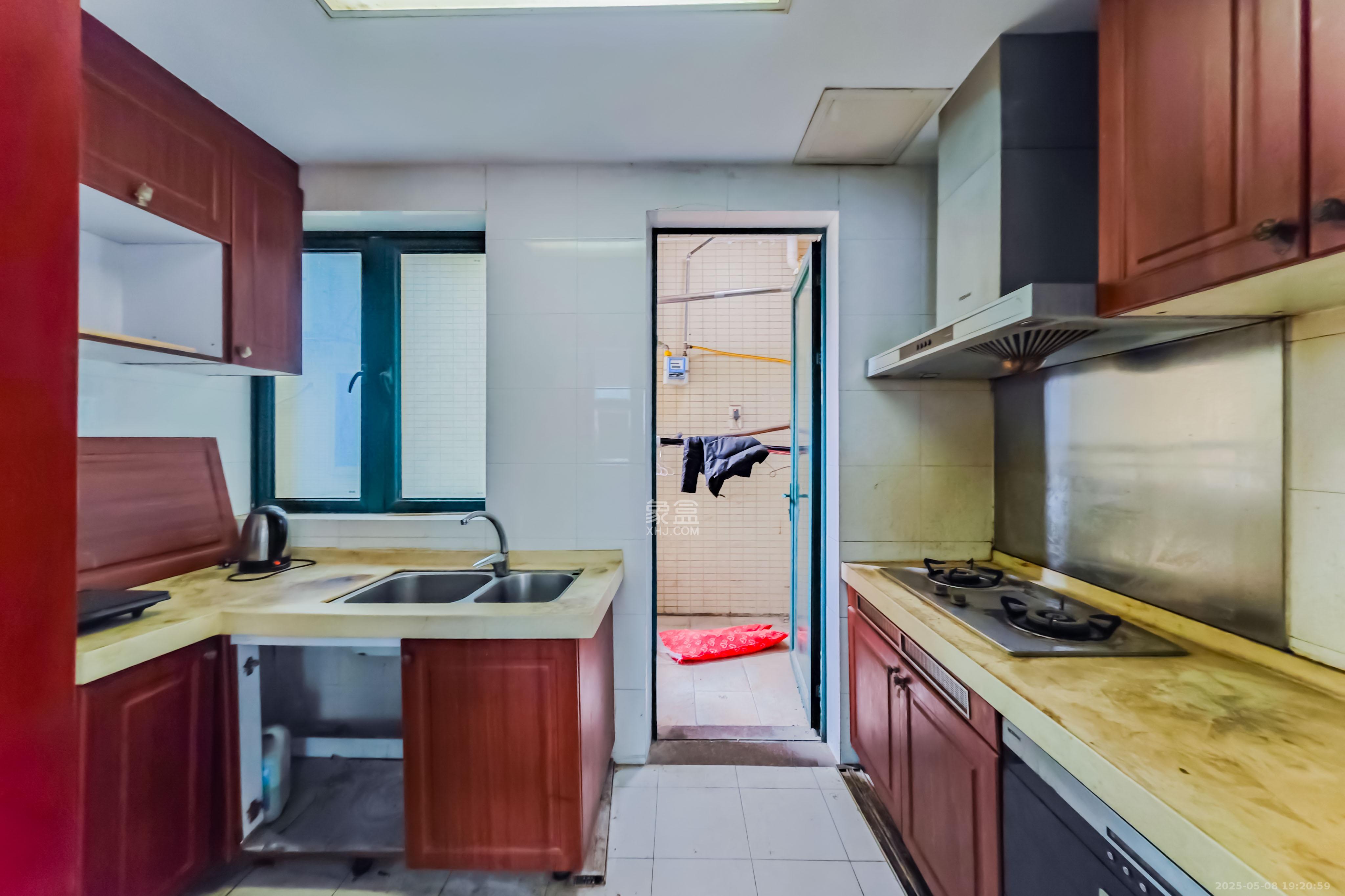 恒大绿洲  3室2厅2卫    86.0万 恒大绿洲  3室2厅2卫    86.0万厨房