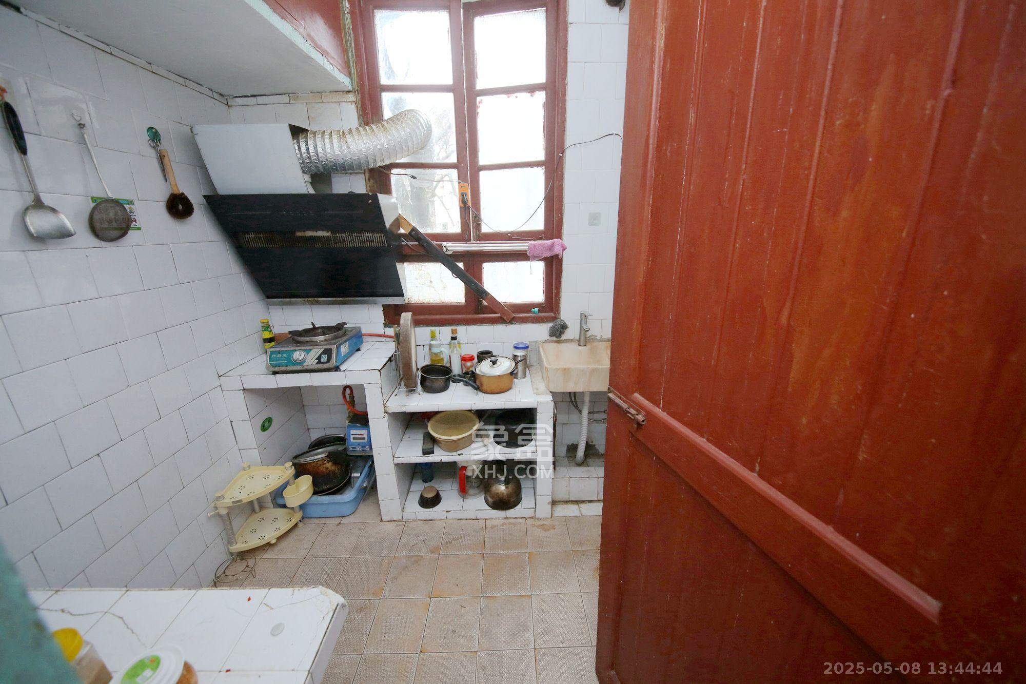 湘一芙蓉中学宿舍  2室1厅1卫    1750.0元/月 湘一芙蓉中学宿舍  2室1厅1卫    1750.0元/月室内图