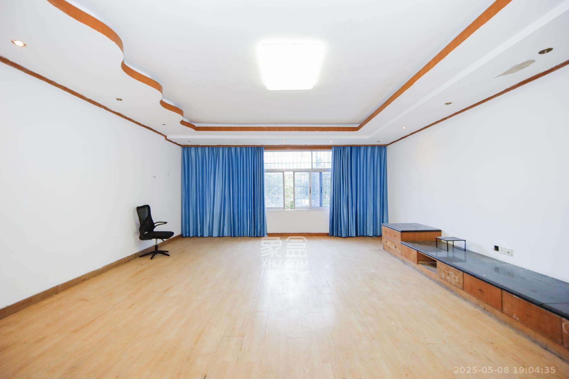 富绿山庄  5室2厅2卫    85.0万