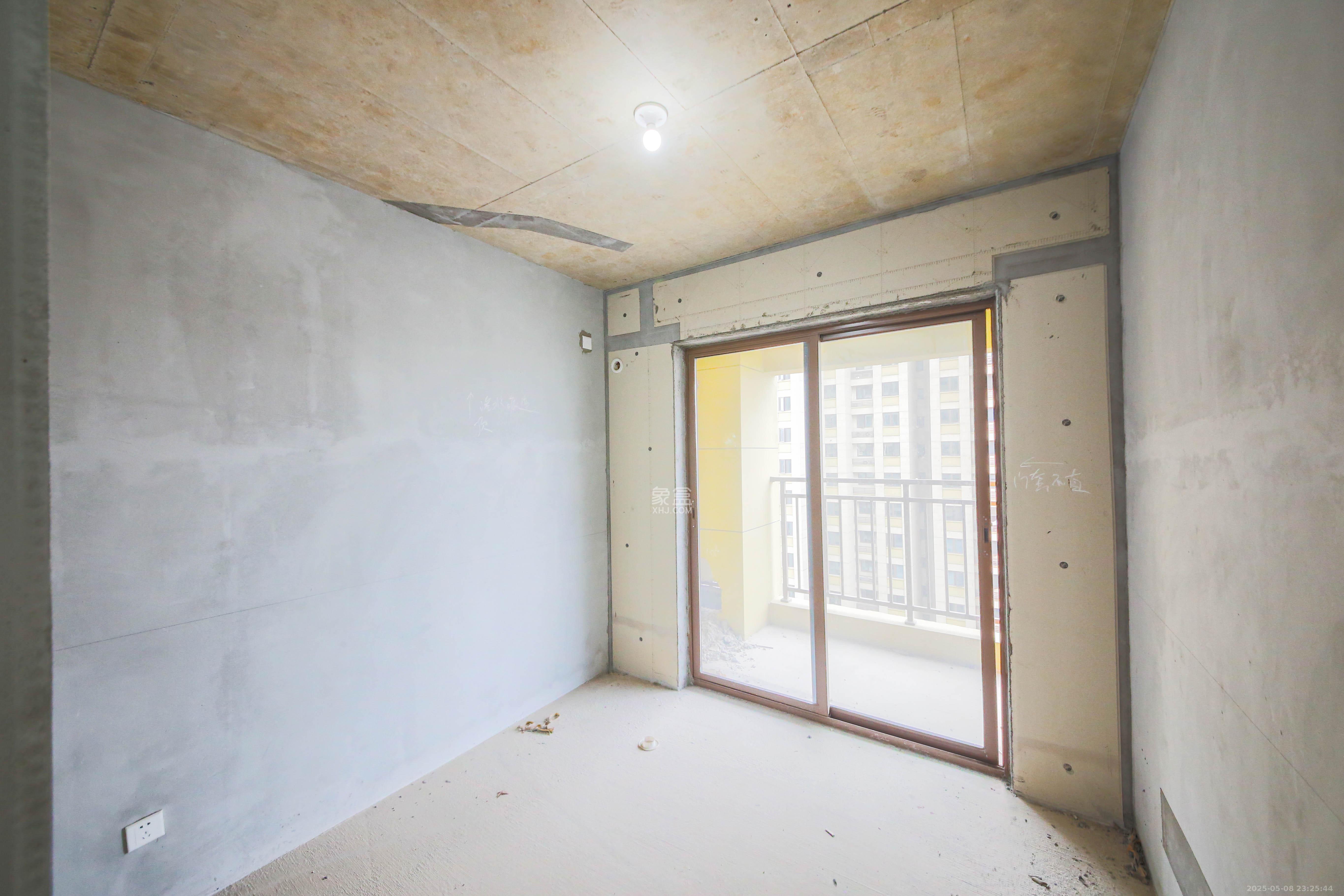 弘阳昕悦府 4室2厅2卫 135.0万 弘阳昕悦府 4室2厅2卫 135.0万卧室