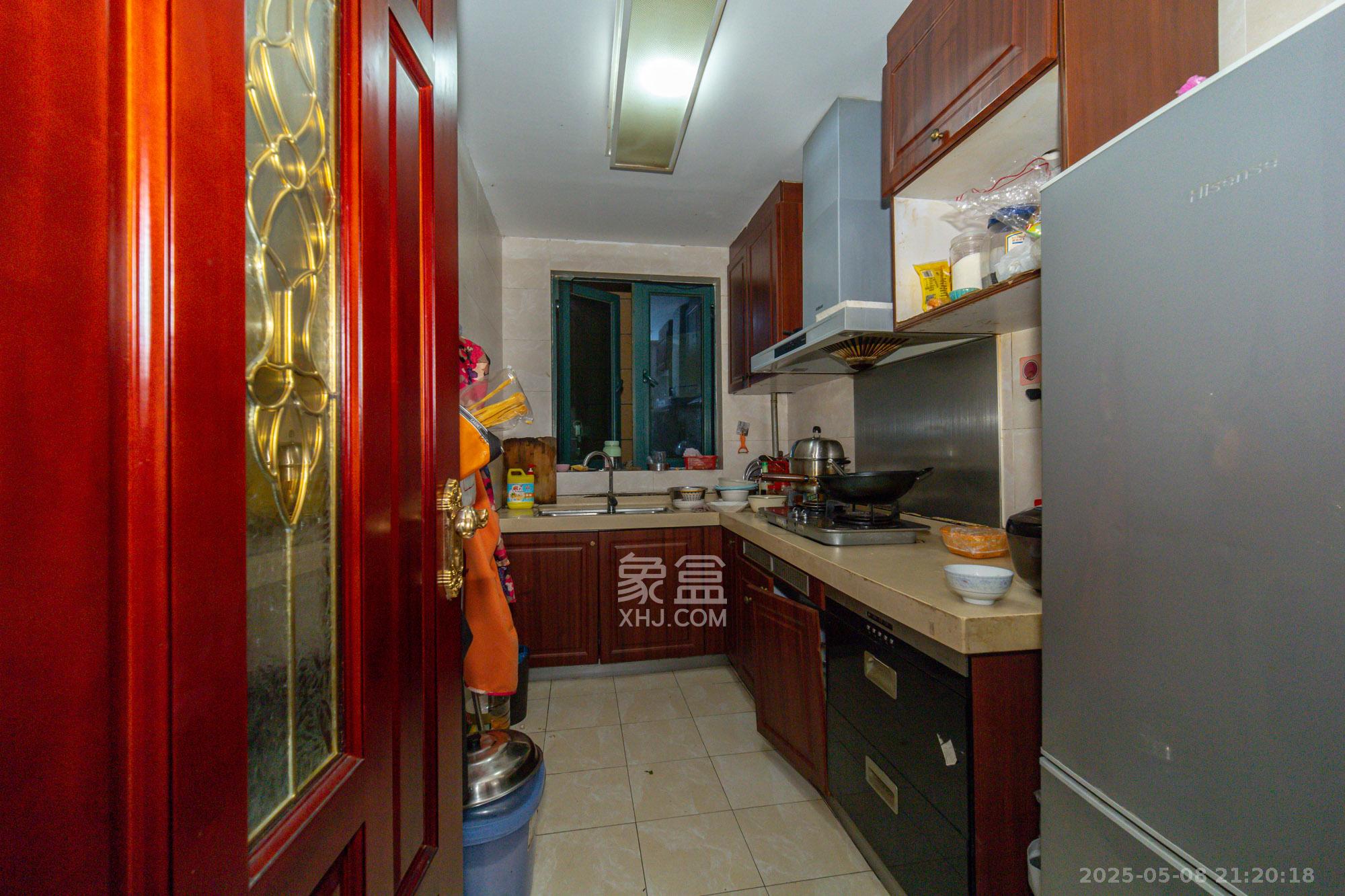 恒大翡翠华庭 3室2厅2卫 98.0万 恒大翡翠华庭 3室2厅2卫 98.0万厨房