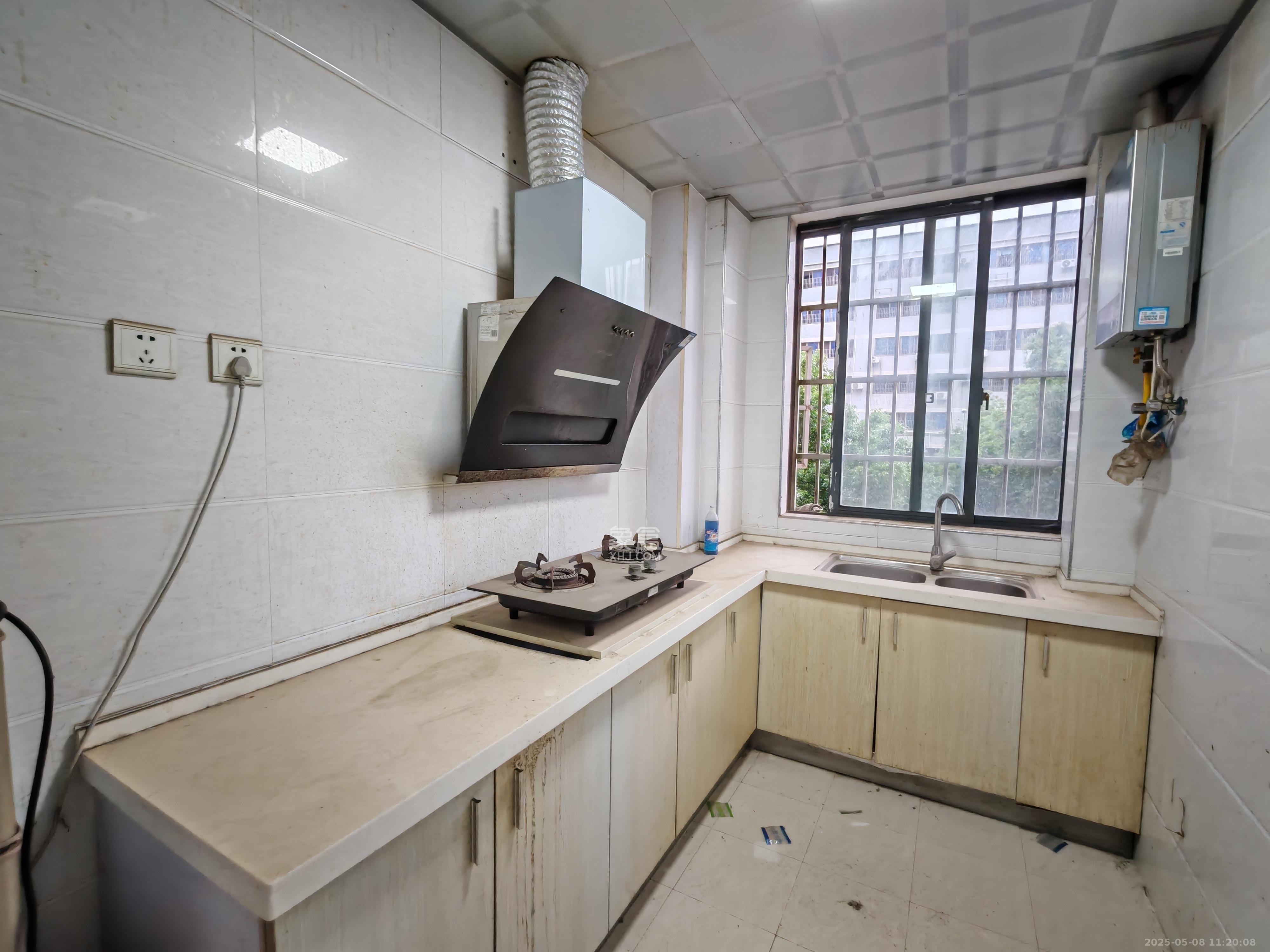 凯姆国际 3室2厅2卫 2000.0元/月 凯姆国际 3室2厅2卫 2000.0元/月室内图