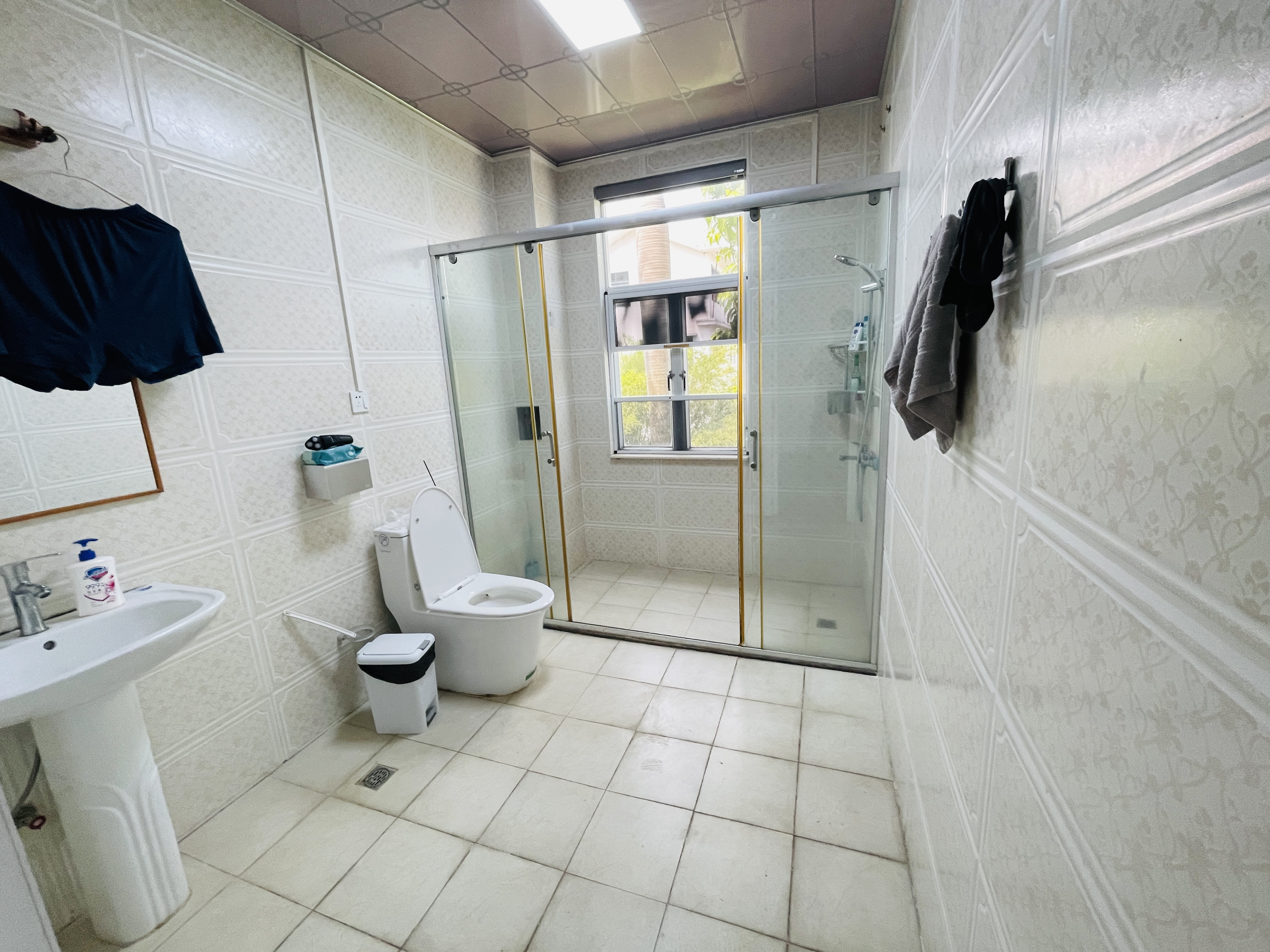 西湾别墅 8室3厅5卫 35000.0元/月 西湾别墅 8室3厅5卫 35000.0元/月室内图