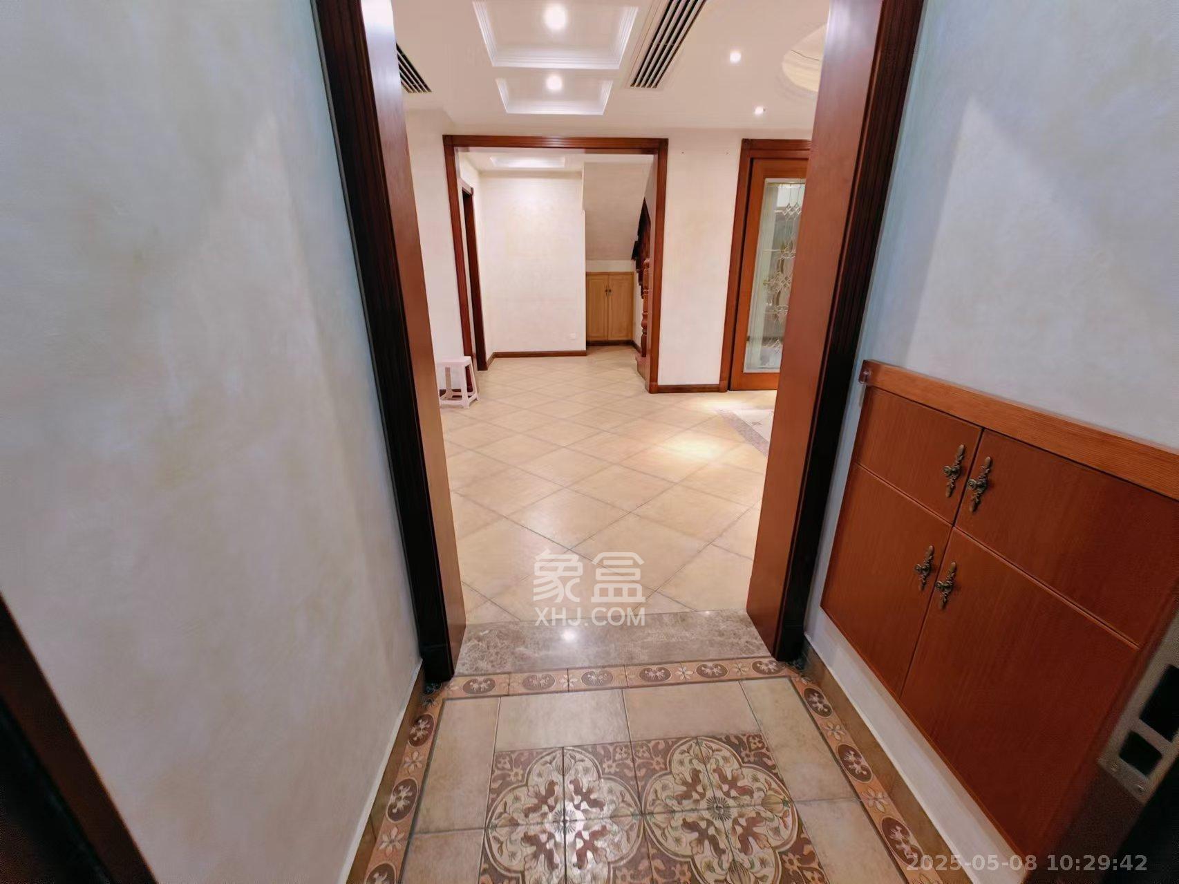 青园  6室2厅3卫    10000.0元/月 青园  6室2厅3卫    10000.0元/月室内图