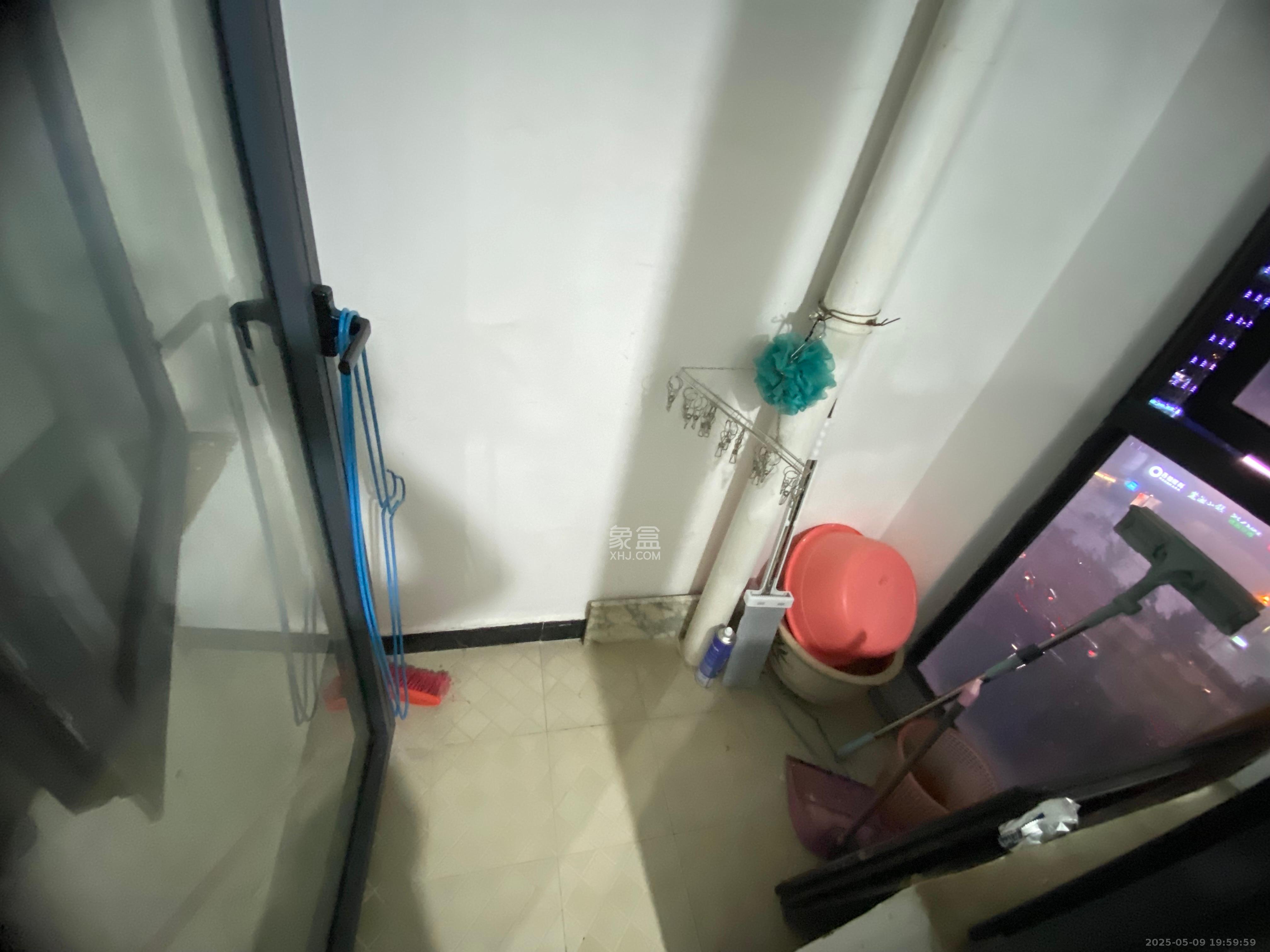 华尔街中心  2室1厅1卫   2400.00元/月室内图