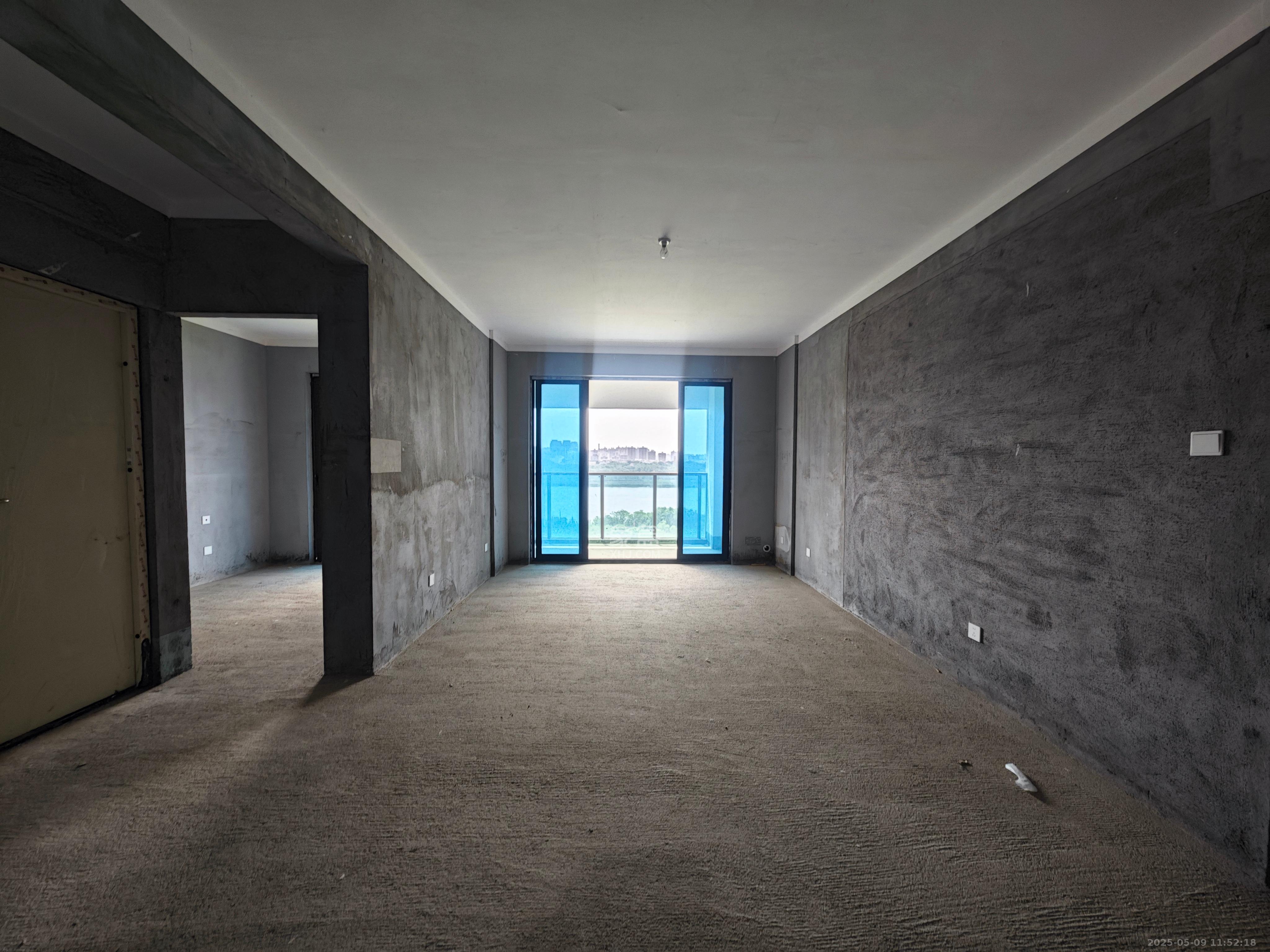 潭州壹号院  5室2厅2卫    69.3万 潭州壹号院  5室2厅2卫    69.3万客厅