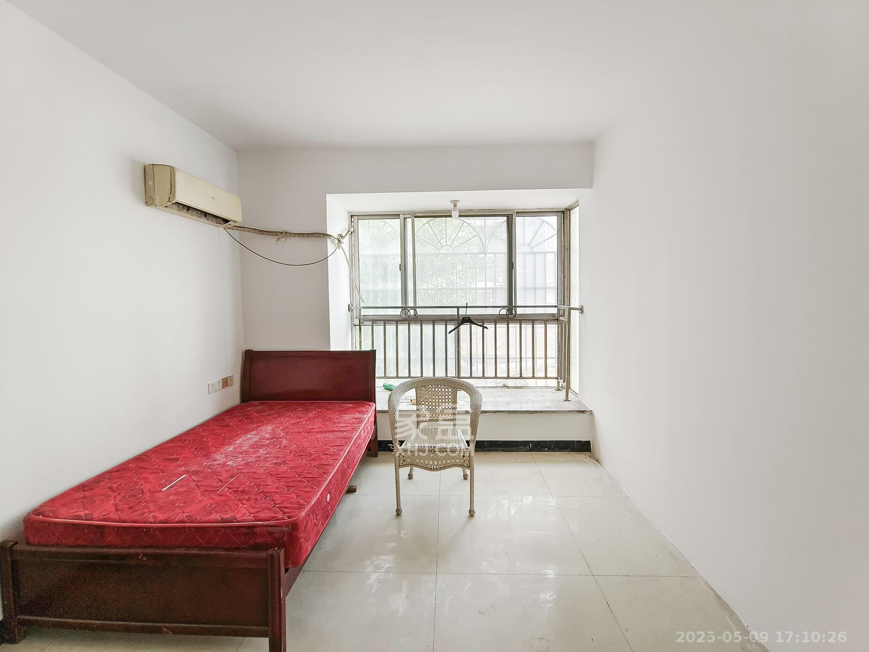 红树湾 5室2厅1卫 73.0万 红树湾 5室2厅1卫 73.0万卧室