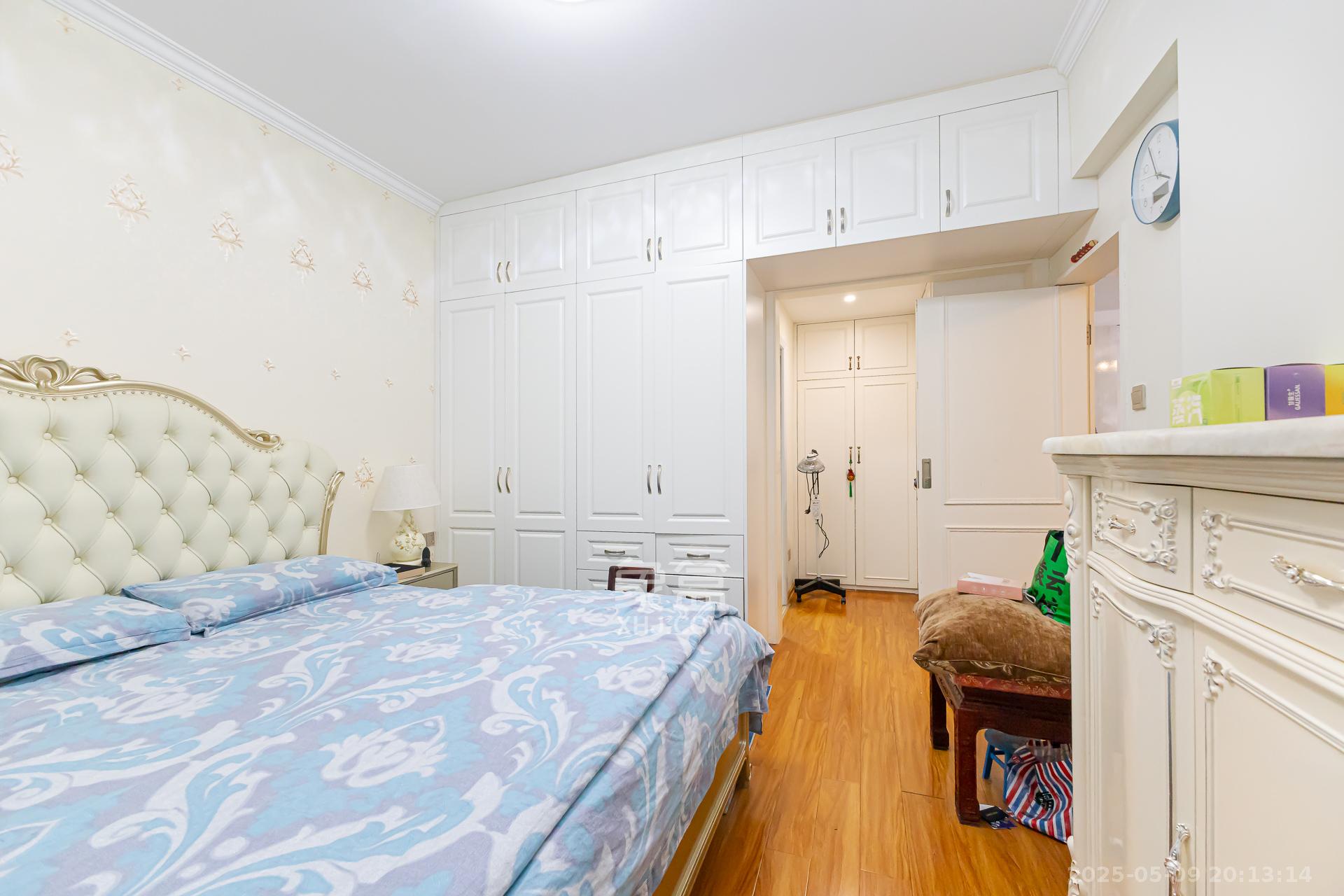 勤诚达新界 3室2厅1卫 90.0万 勤诚达新界 3室2厅1卫 90.0万卧室