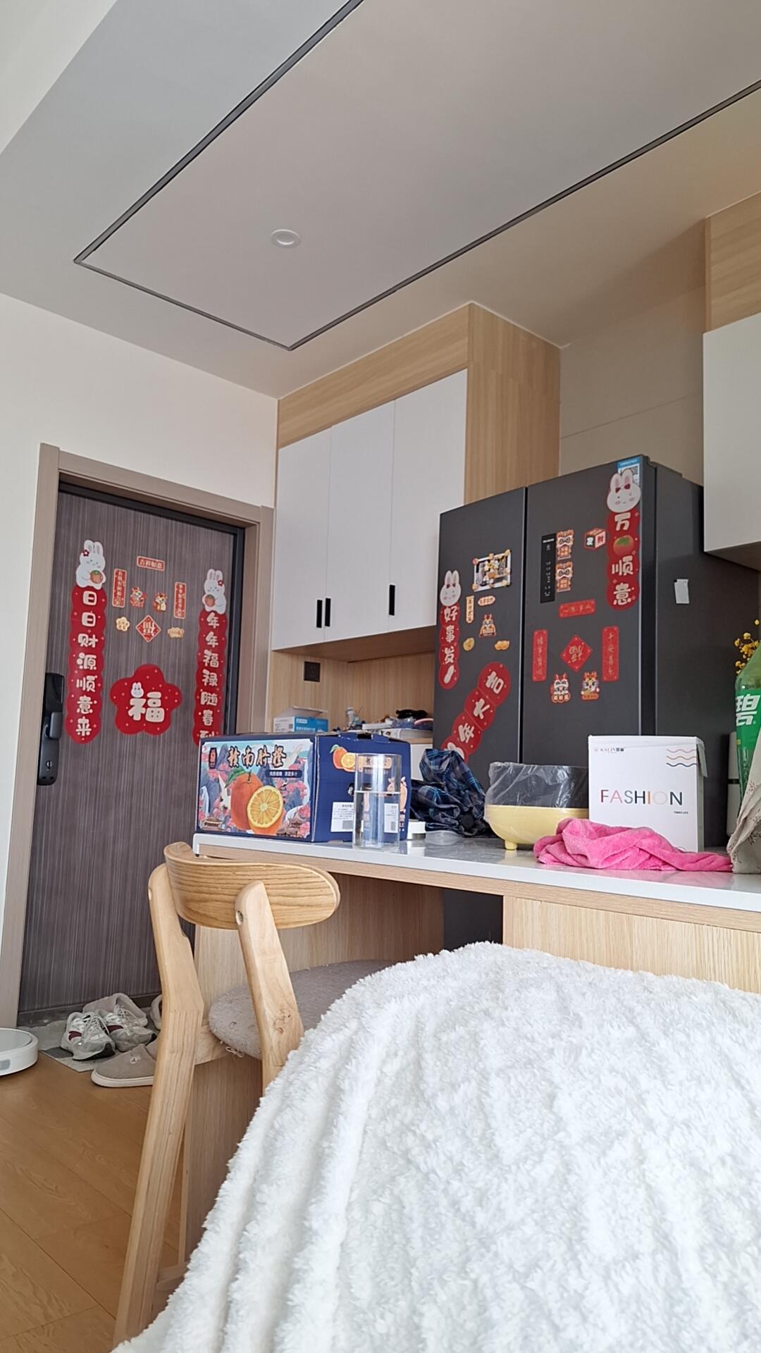 五洲富隆中心  1室1厅1卫    42.8万 五洲富隆中心  1室1厅1卫    42.8万客厅