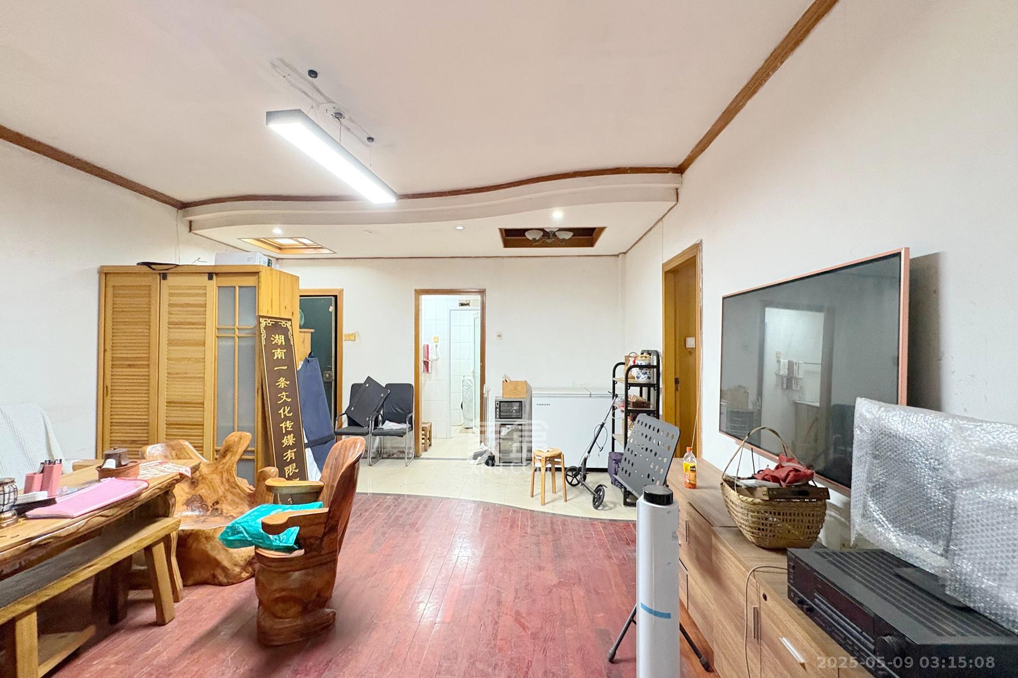 建材设计研究院综合楼（省建筑材料研究设计院宿舍）  2室1厅1卫   75.00万客厅