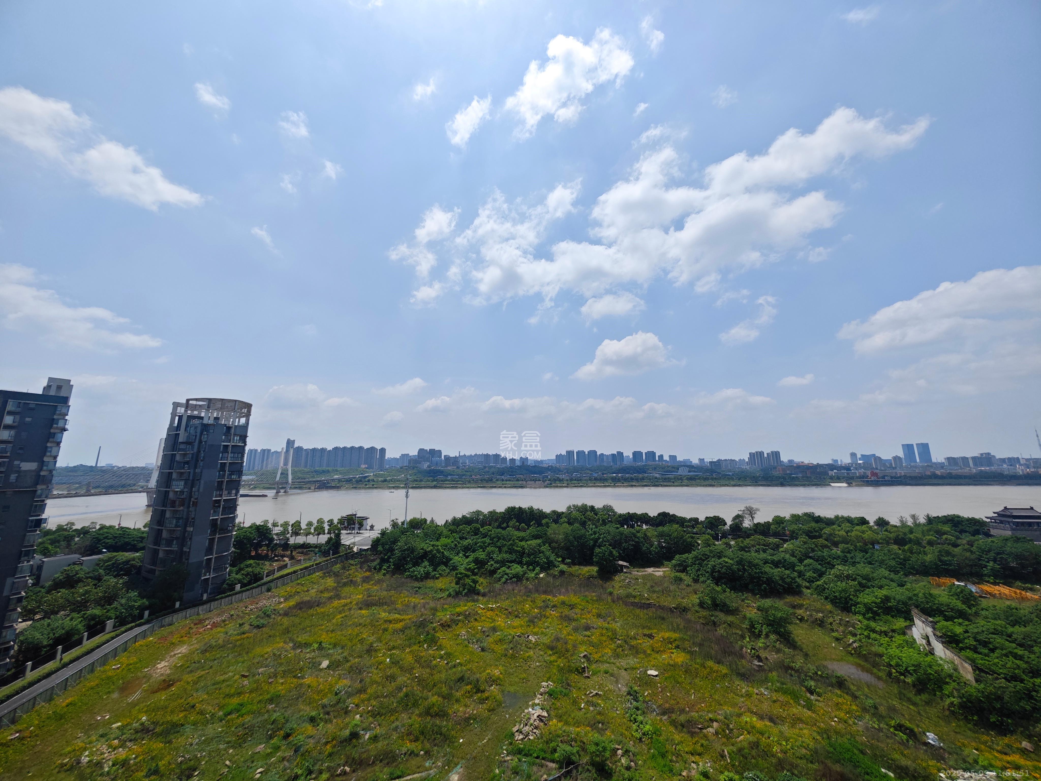 潭州壹号院  5室2厅2卫    69.3万 潭州壹号院  5室2厅2卫    69.3万客厅