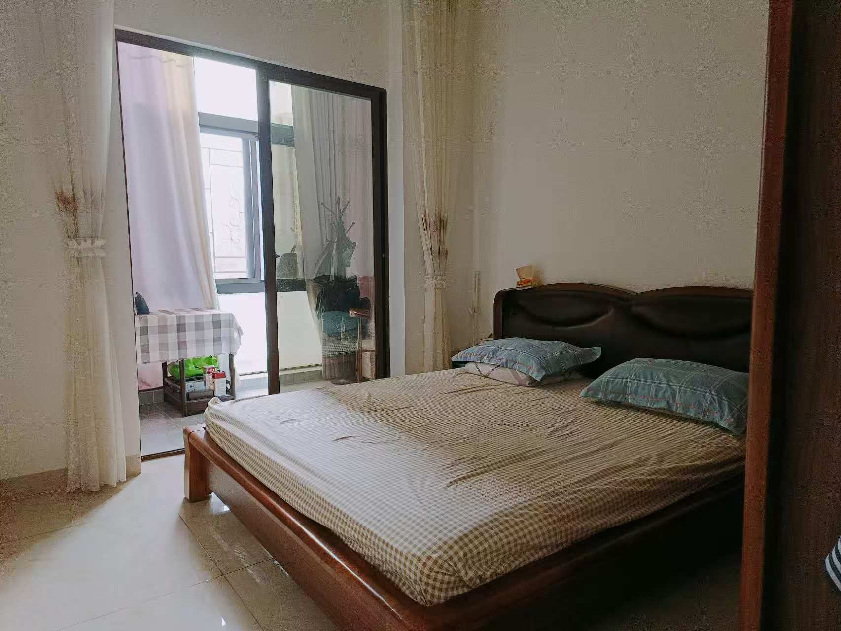 楠滨华庭  4室2厅2卫    198.0万 楠滨华庭  4室2厅2卫    198.0万室内图