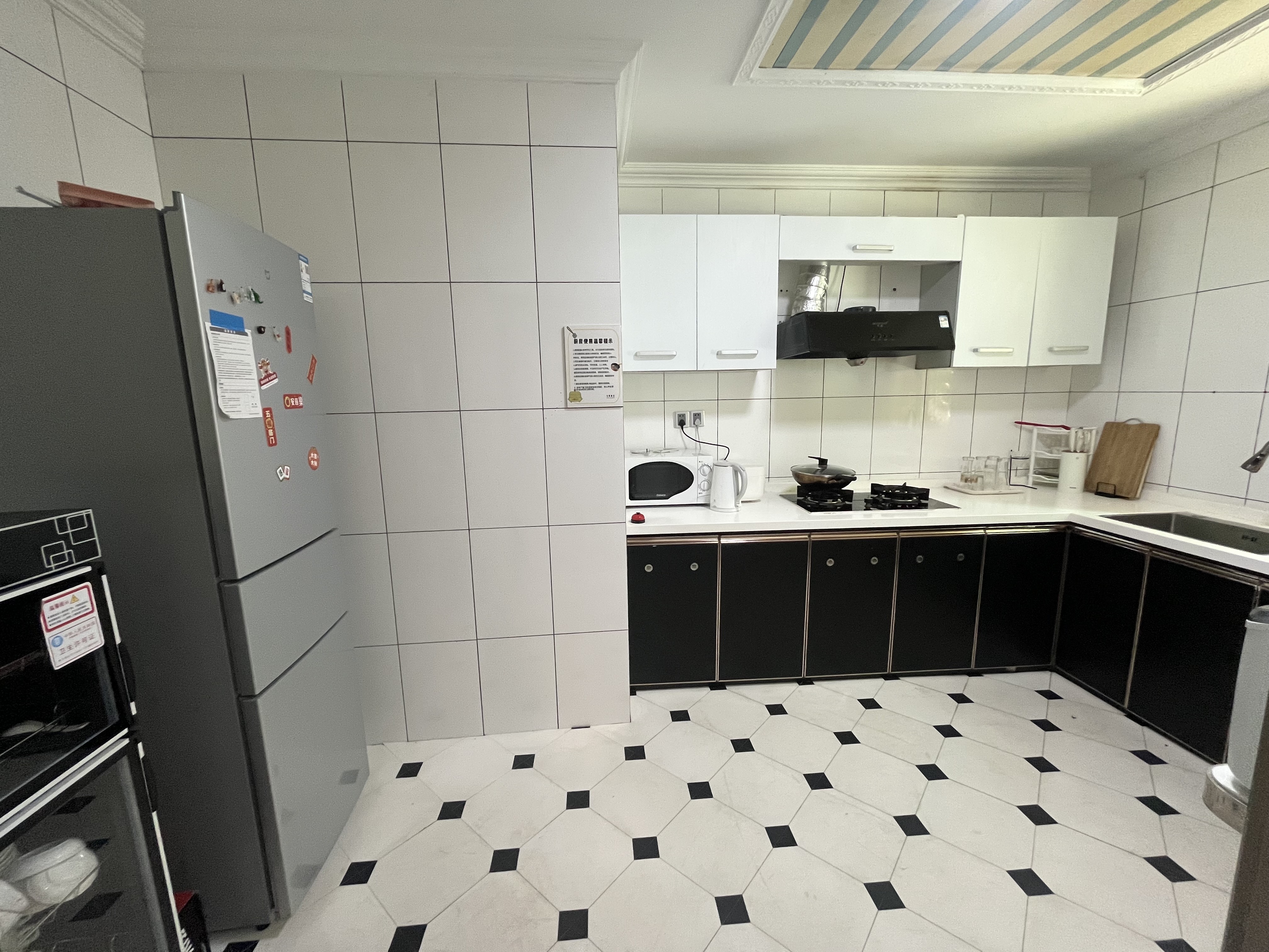 泉水山庄(别墅公寓区) 5室3厅6卫 25000.0元/月 泉水山庄(别墅公寓区) 5室3厅6卫 25000.0元/月室内图